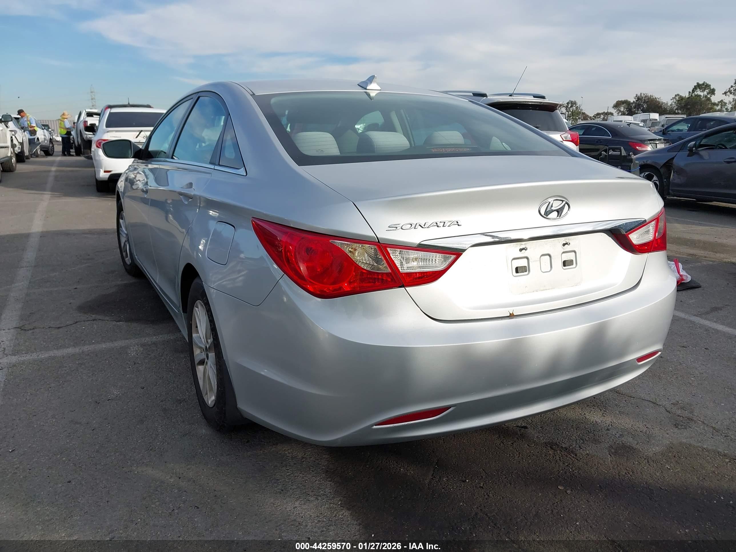 HYUNDAI SONATA image 3