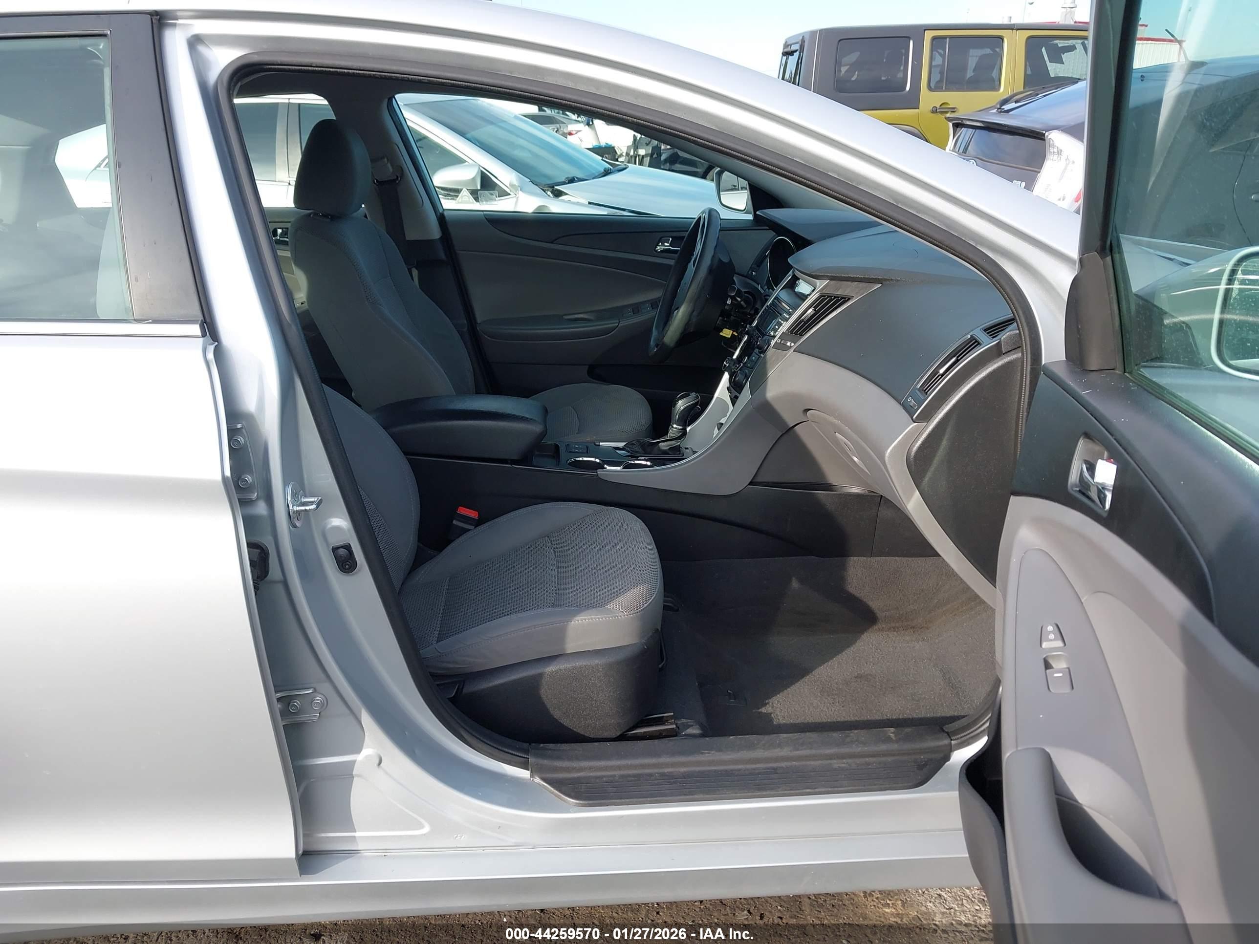 HYUNDAI SONATA image 5