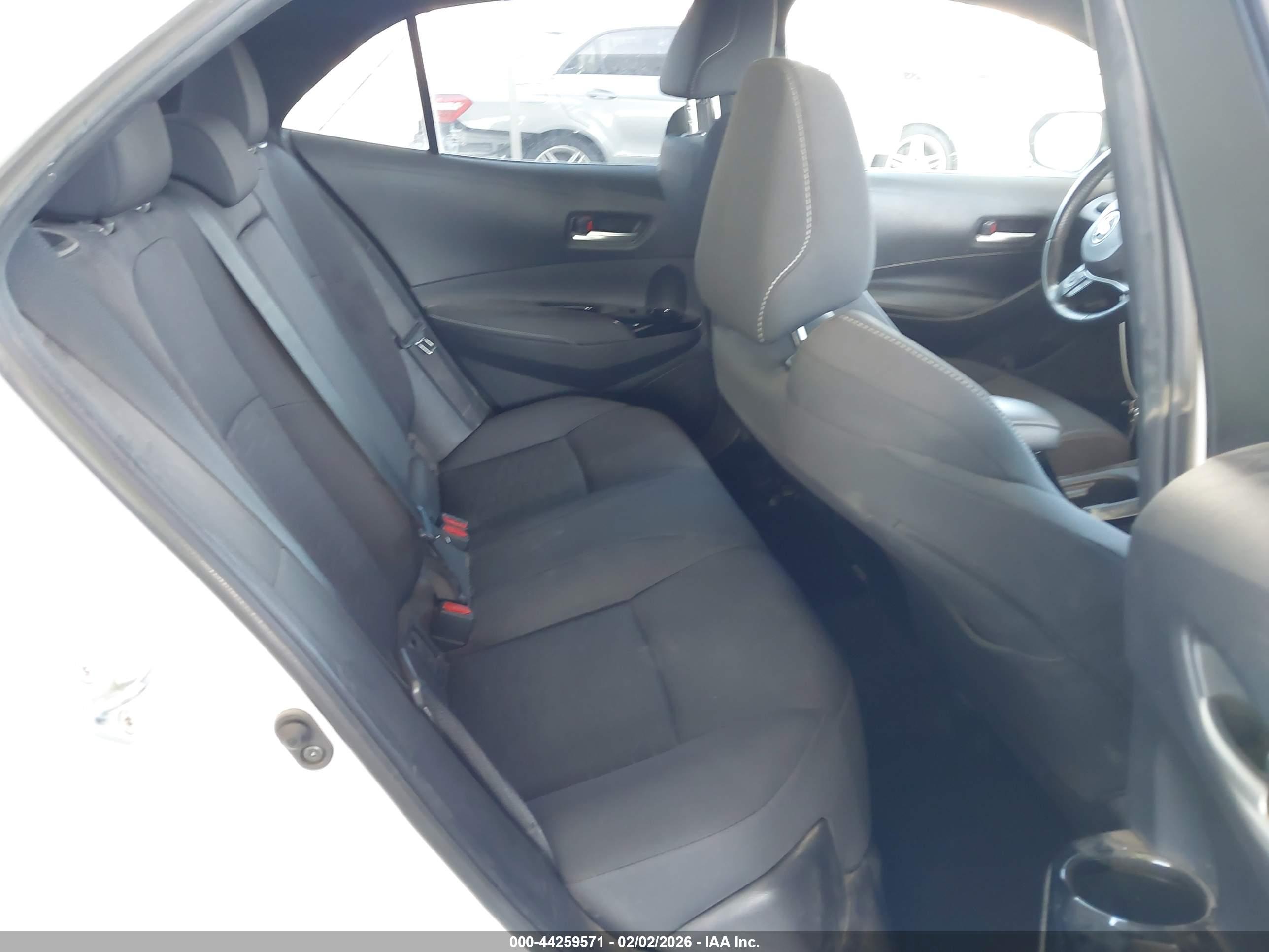 TOYOTA COROLLA image 8