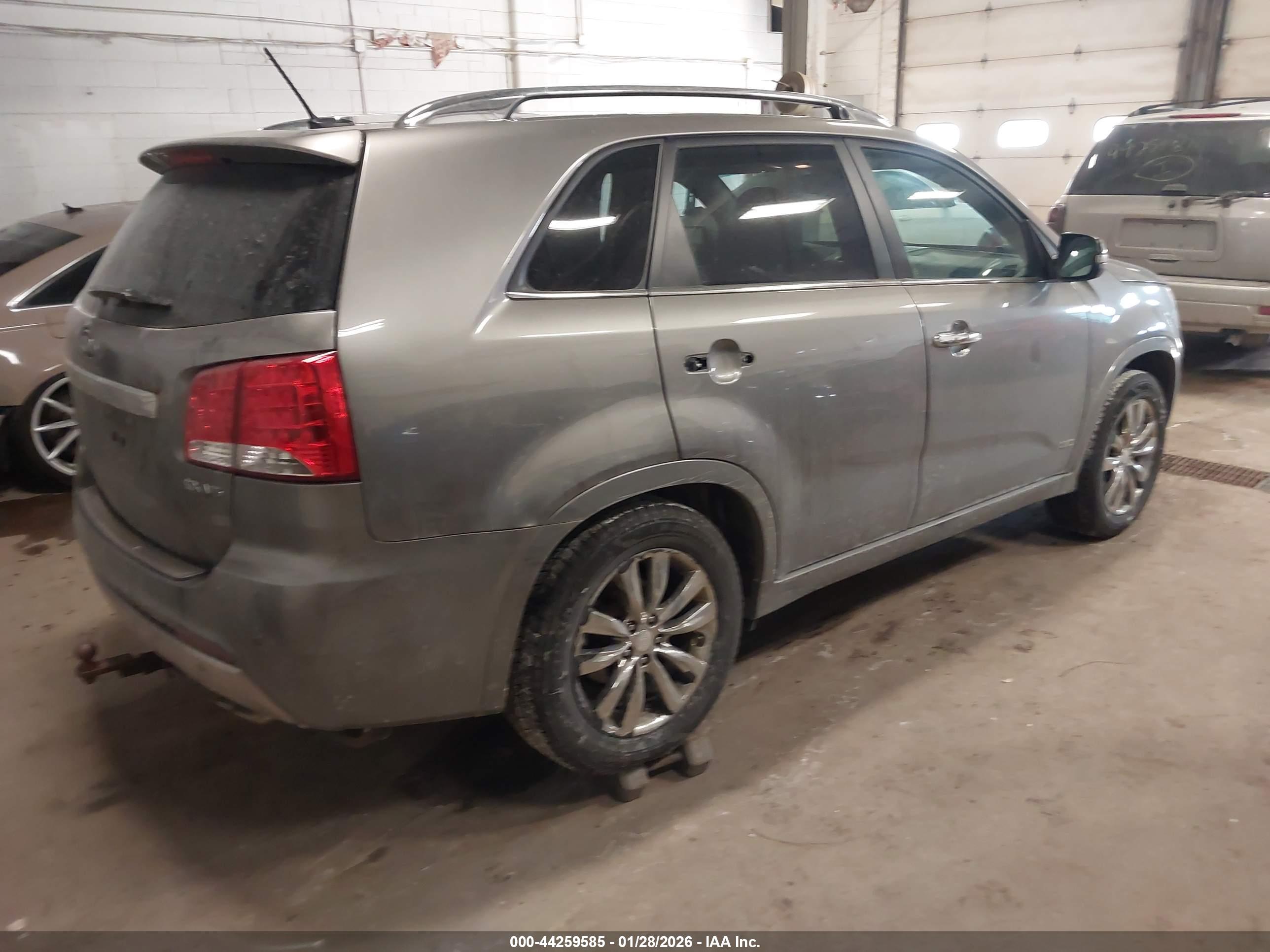 KIA SORENTO image 4
