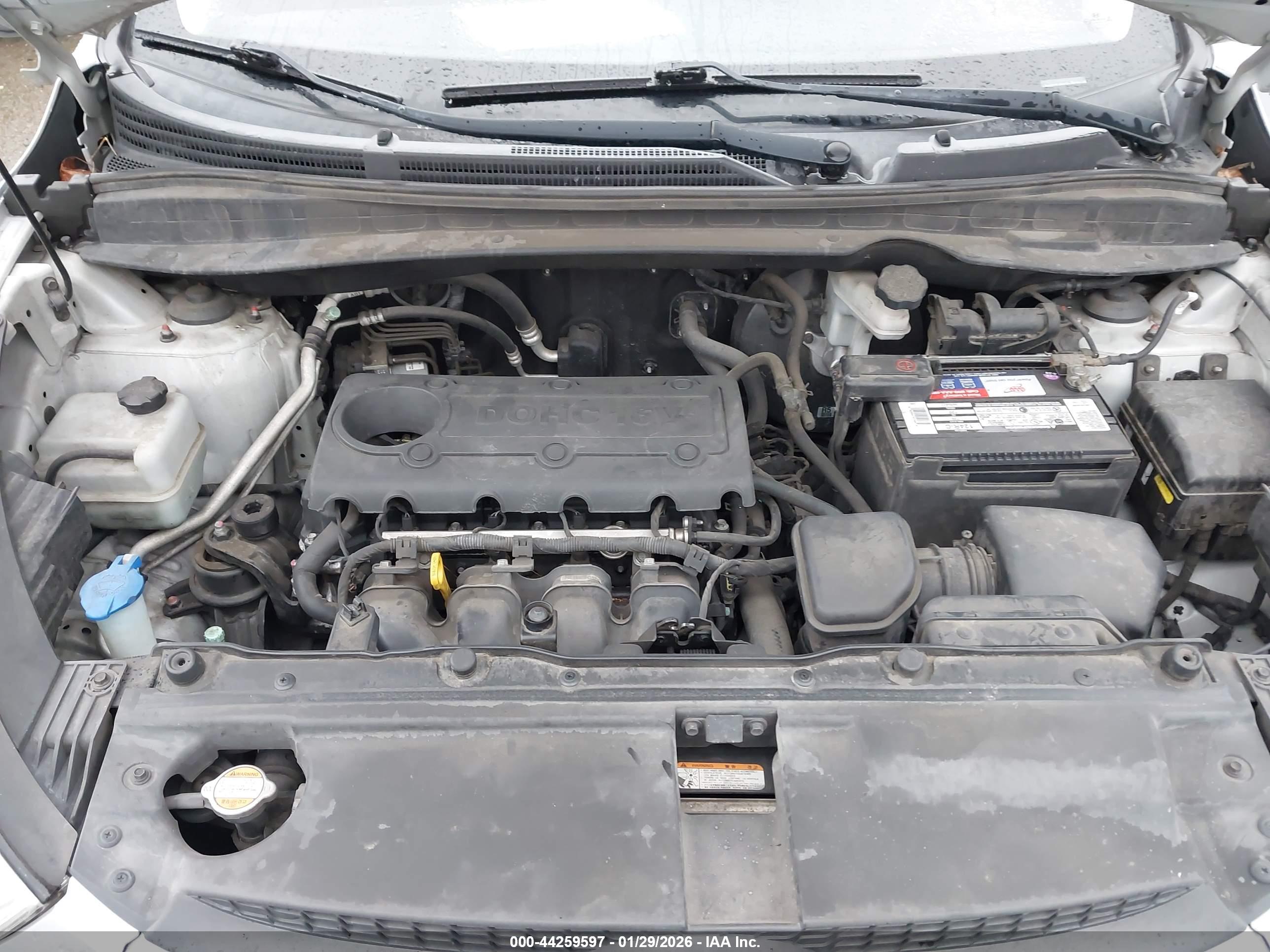 HYUNDAI TUCSON image 10