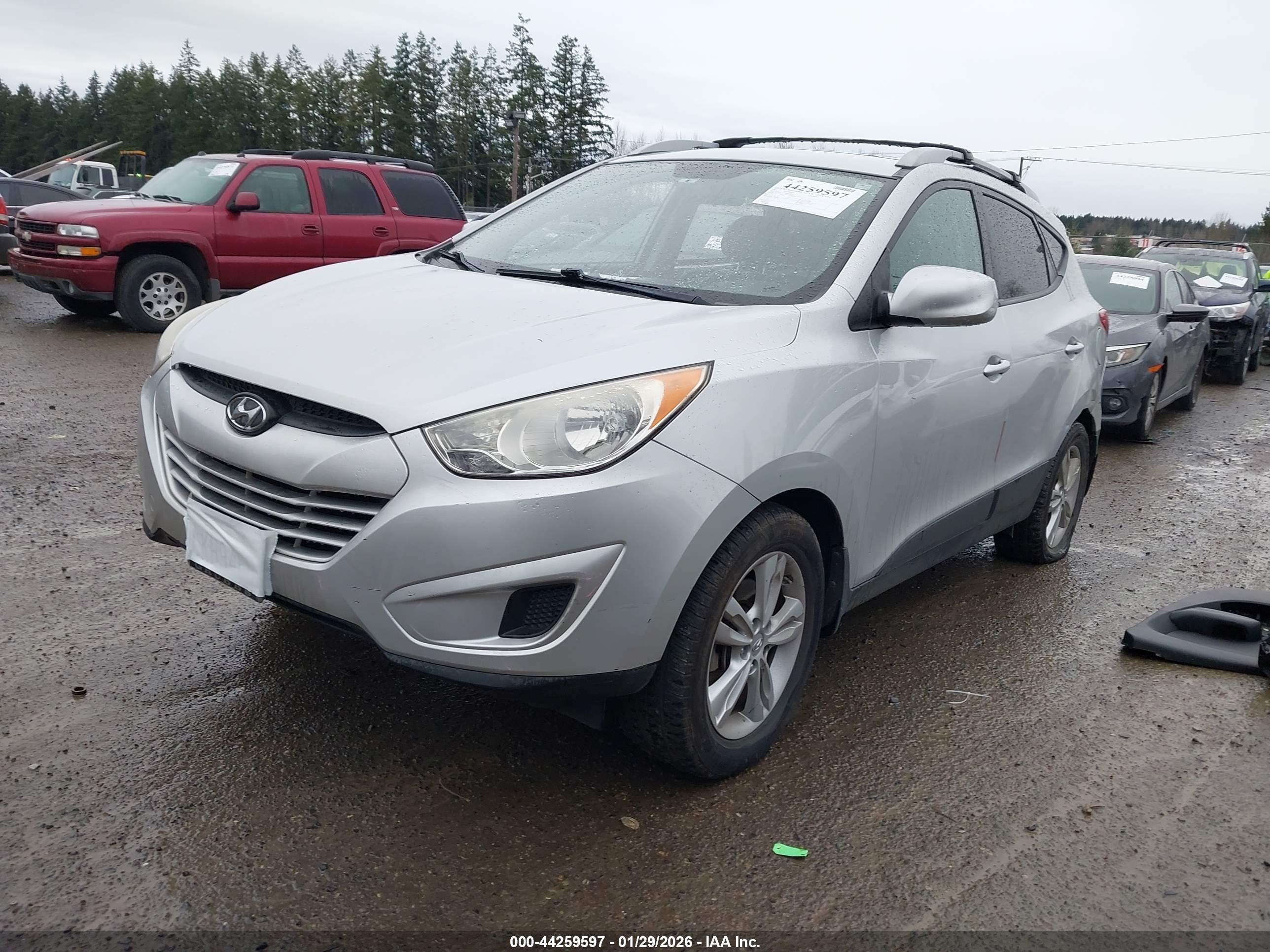 HYUNDAI TUCSON image 2