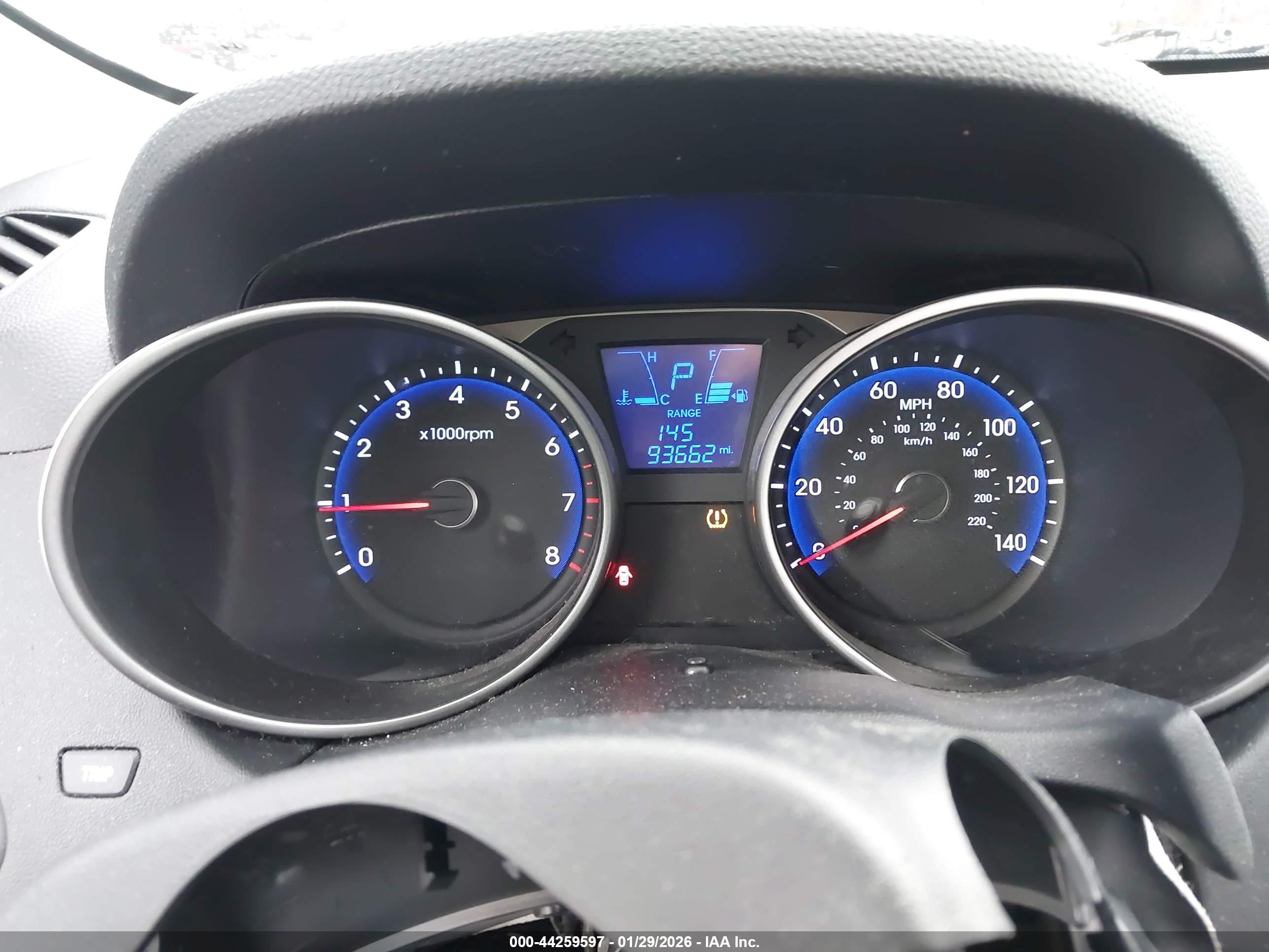 HYUNDAI TUCSON image 7