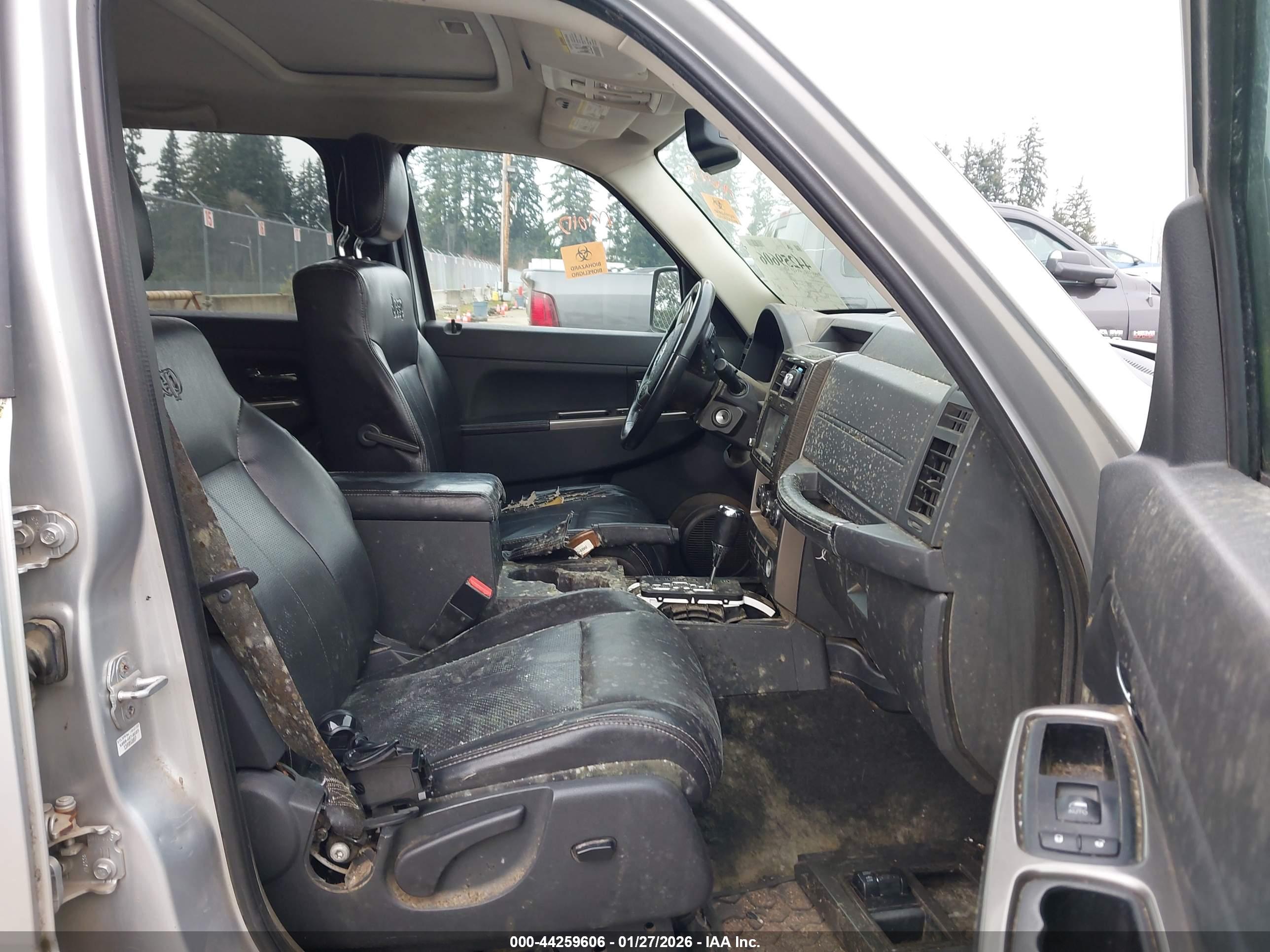 JEEP LIBERTY image 5