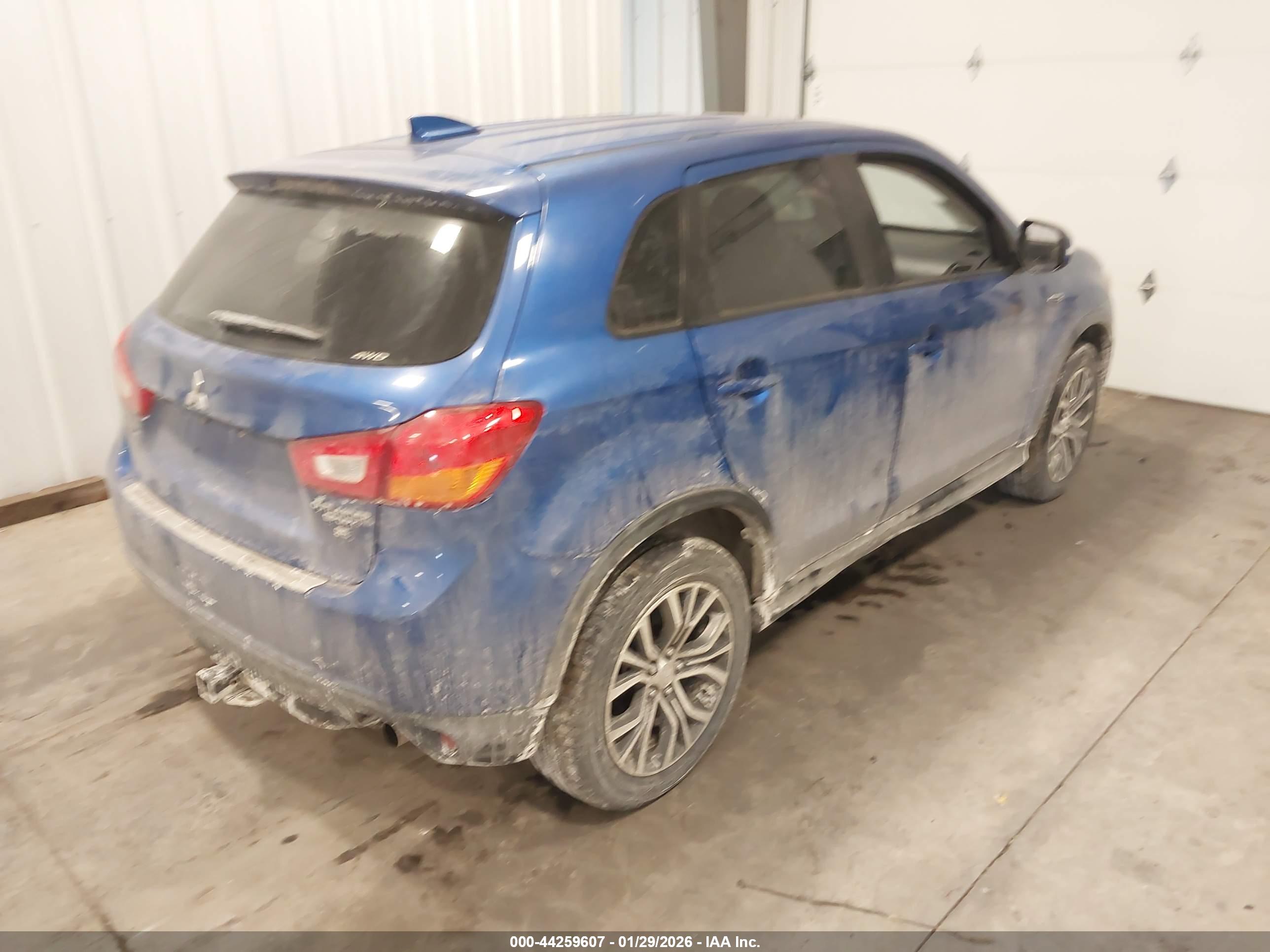 MITSUBISHI OUTLANDER image 4