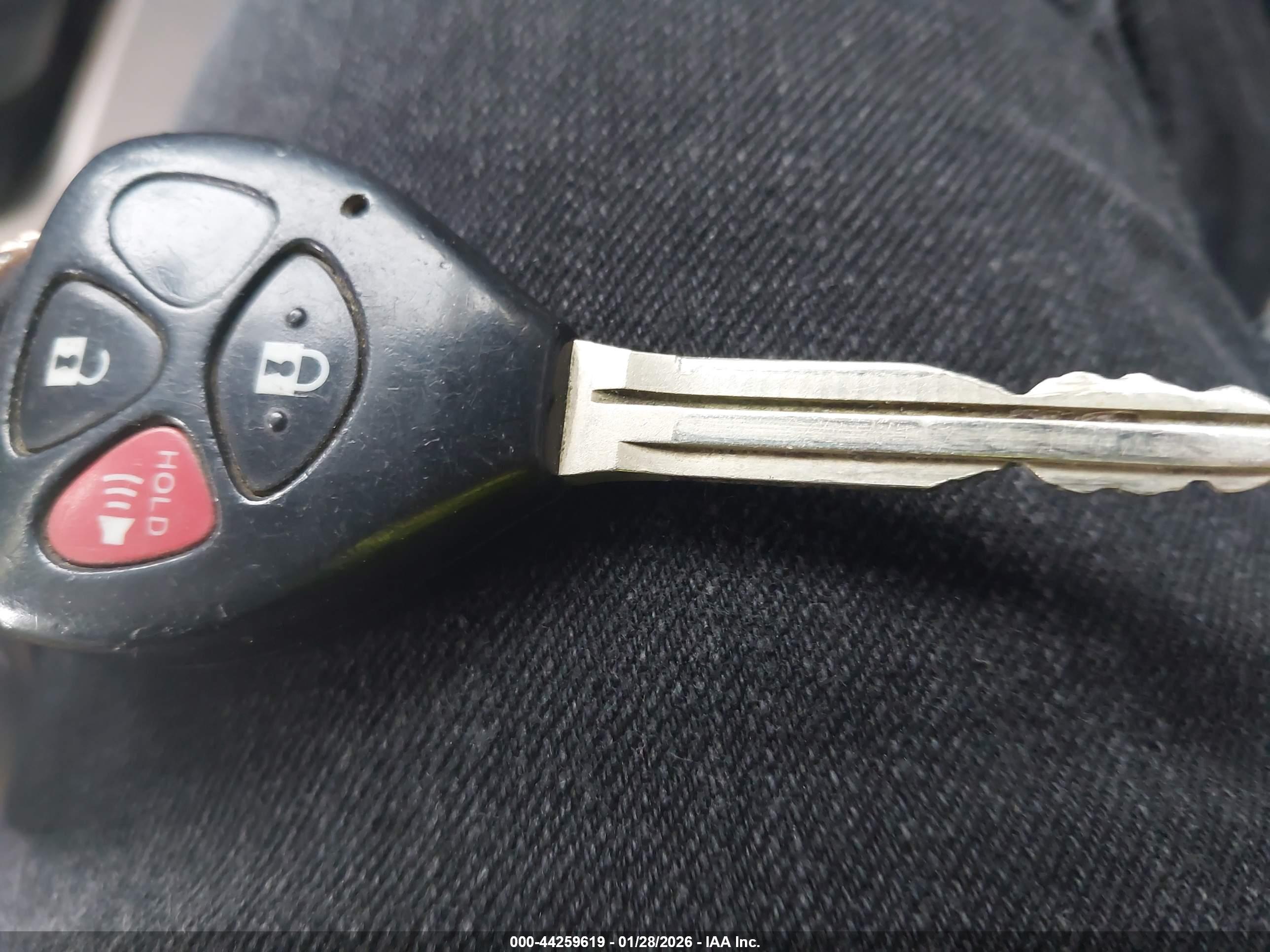 TOYOTA RAV4 image 11