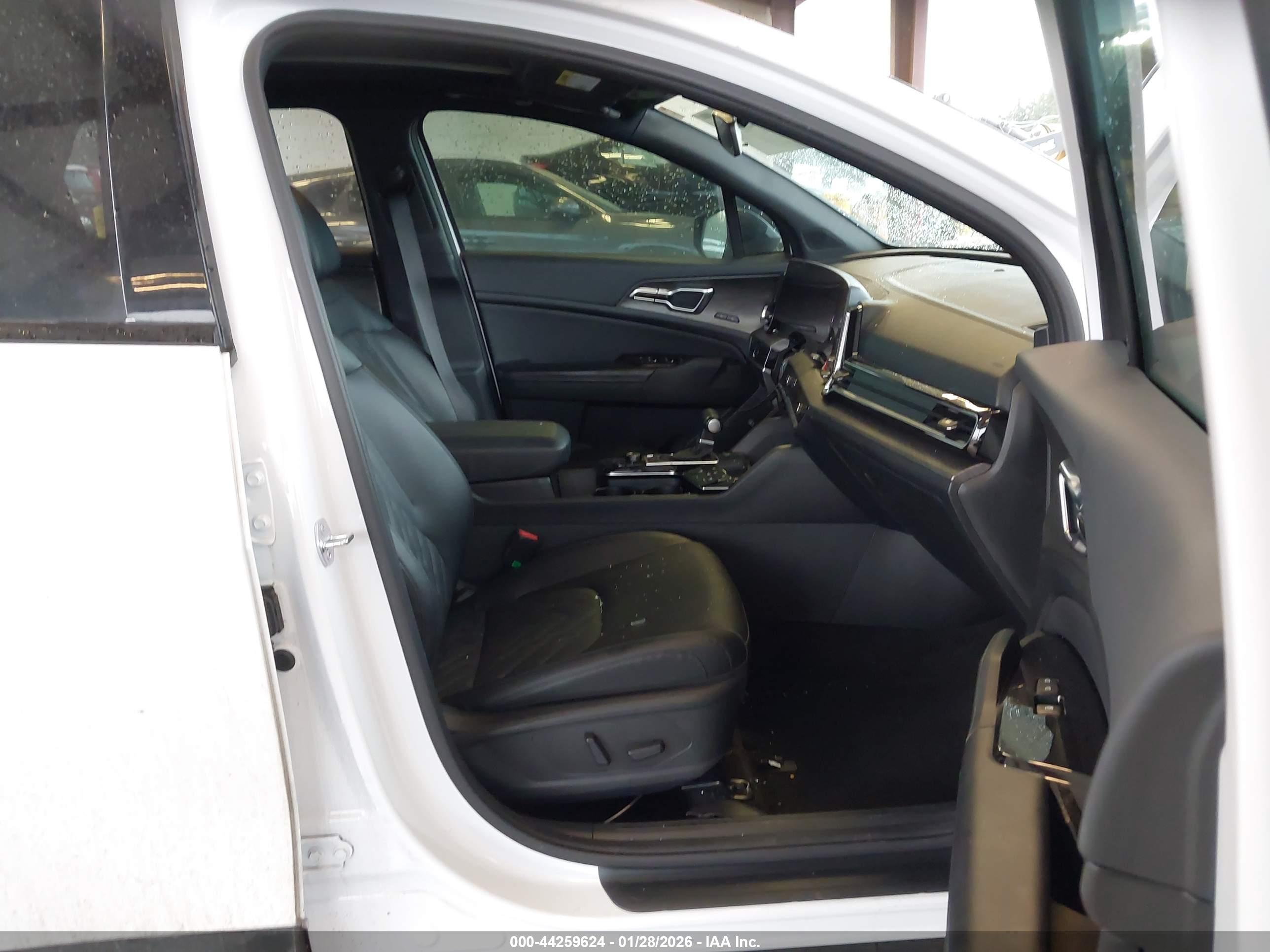 KIA SPORTAGE image 5