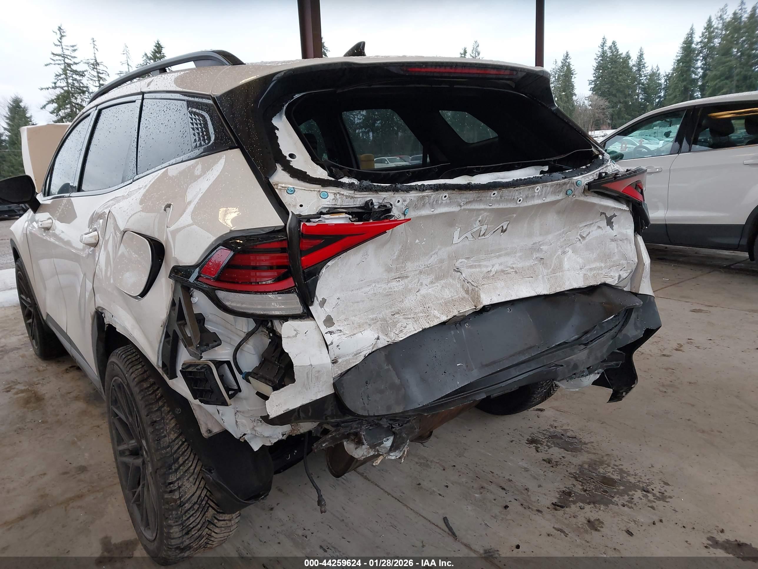KIA SPORTAGE image 6
