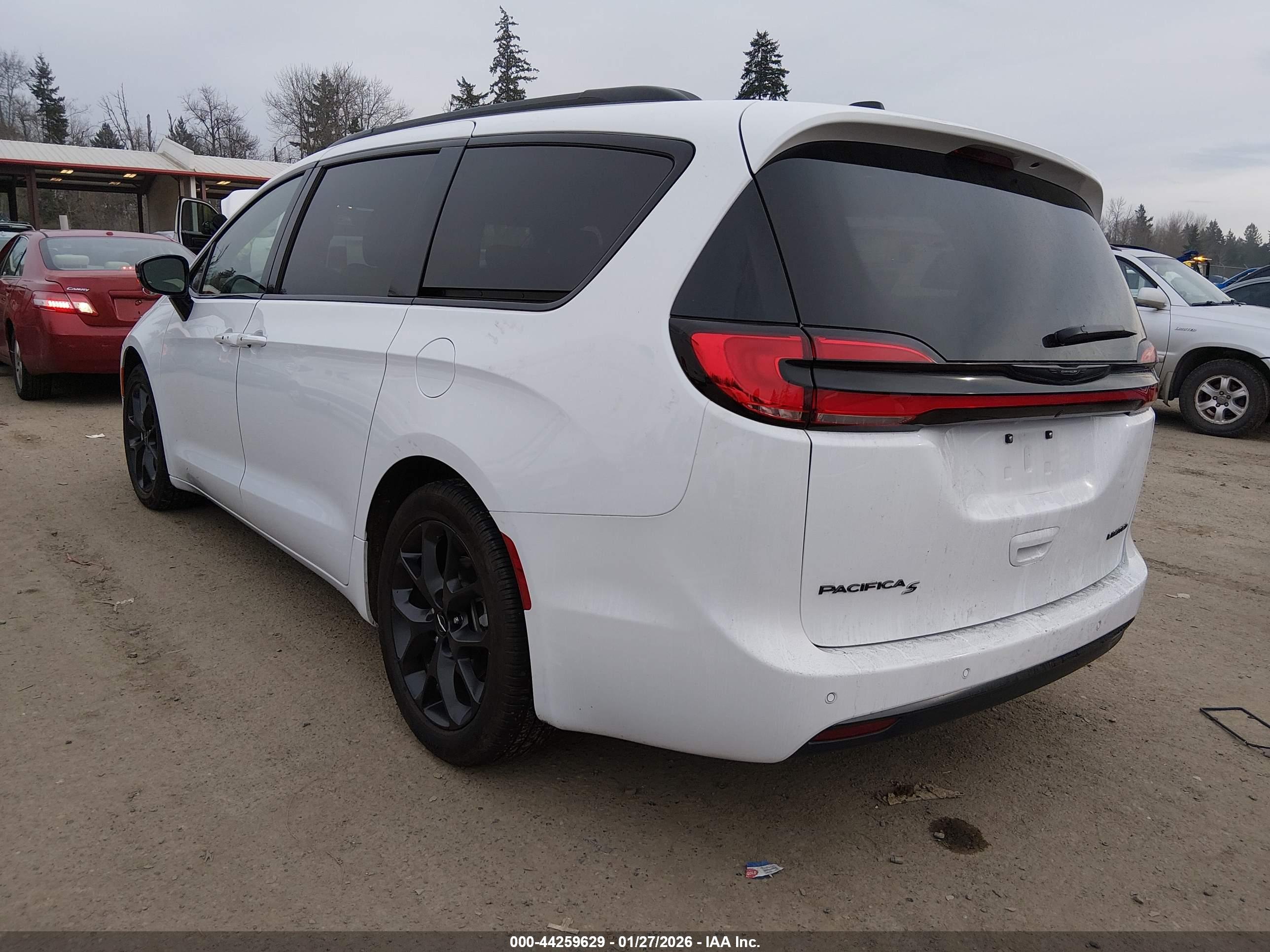CHRYSLER PACIFICA image 3