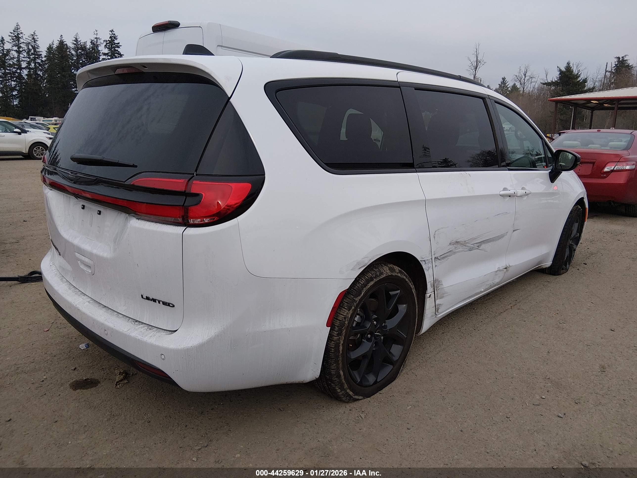 CHRYSLER PACIFICA image 4