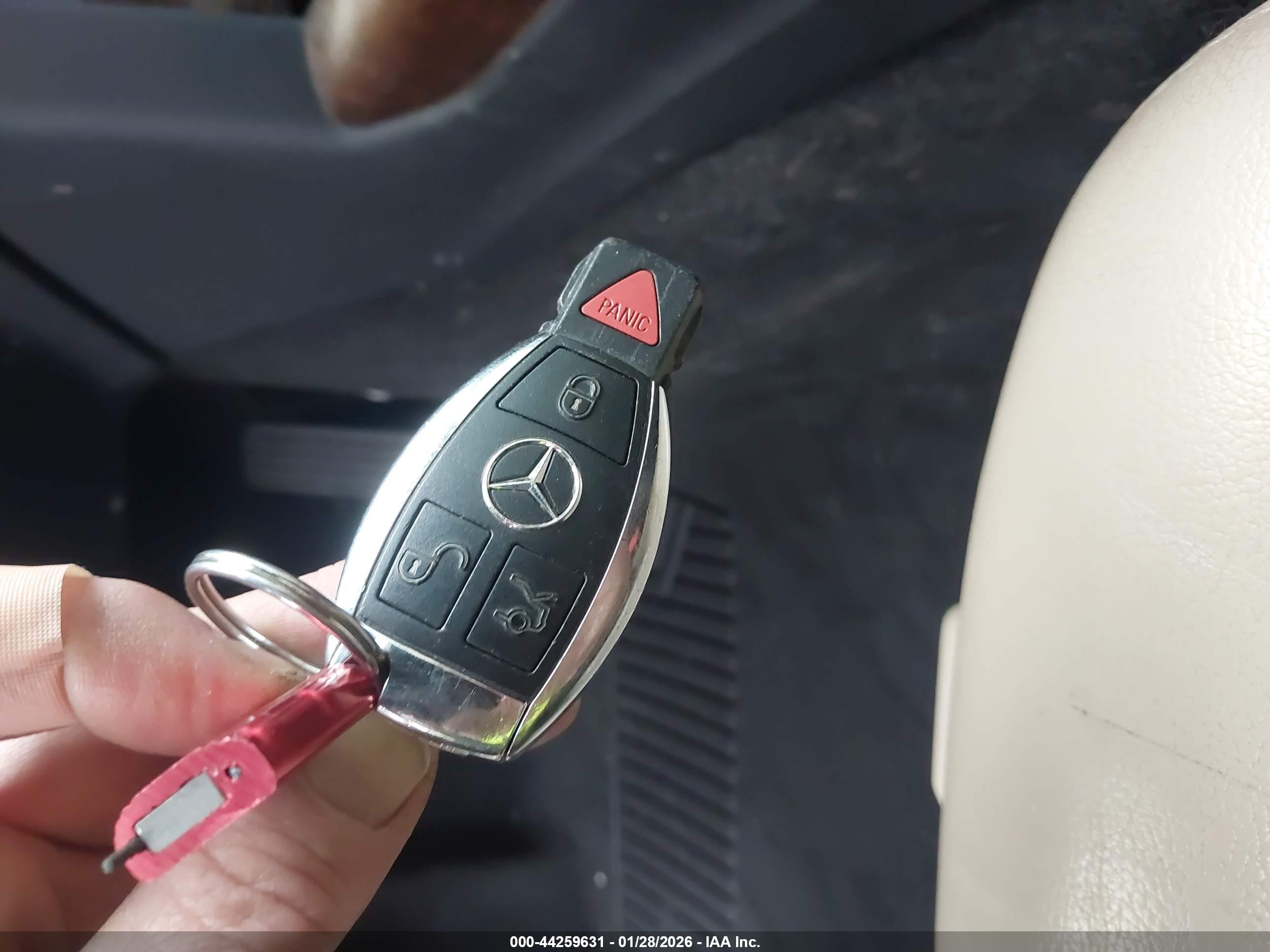 MERCEDES-BENZ E image 11