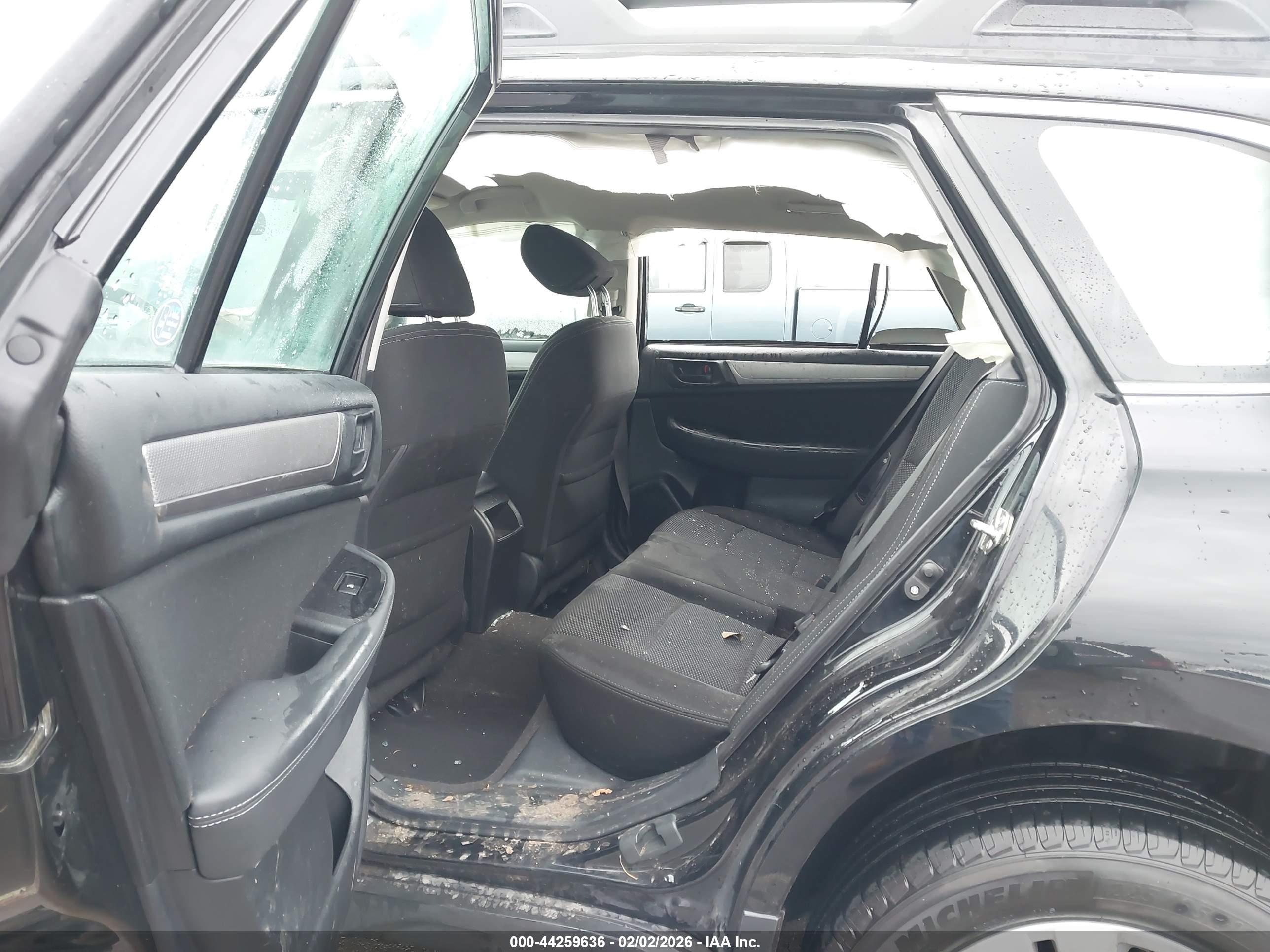 SUBARU OUTBACK image 8