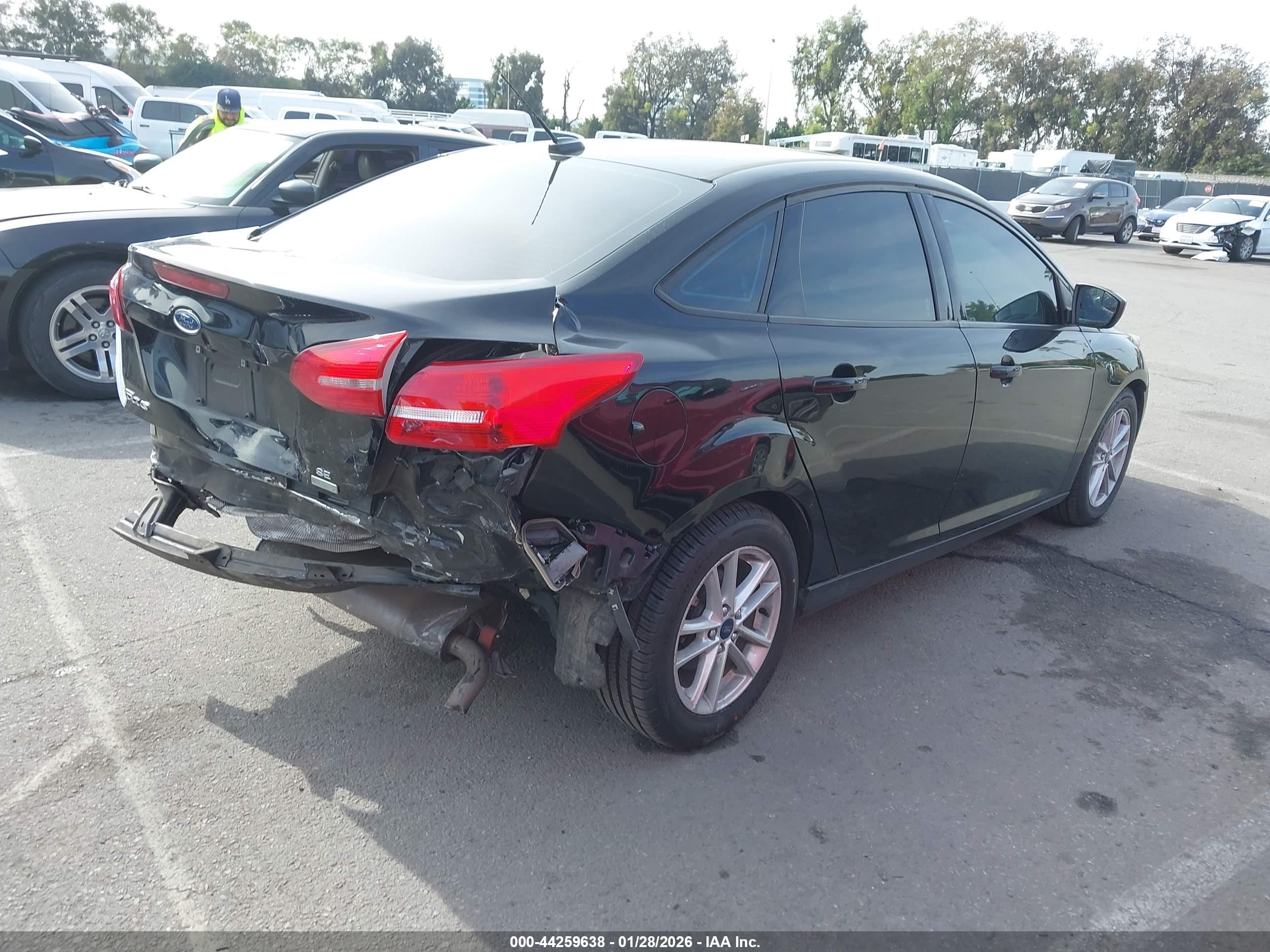 FORD FOCUS image 4