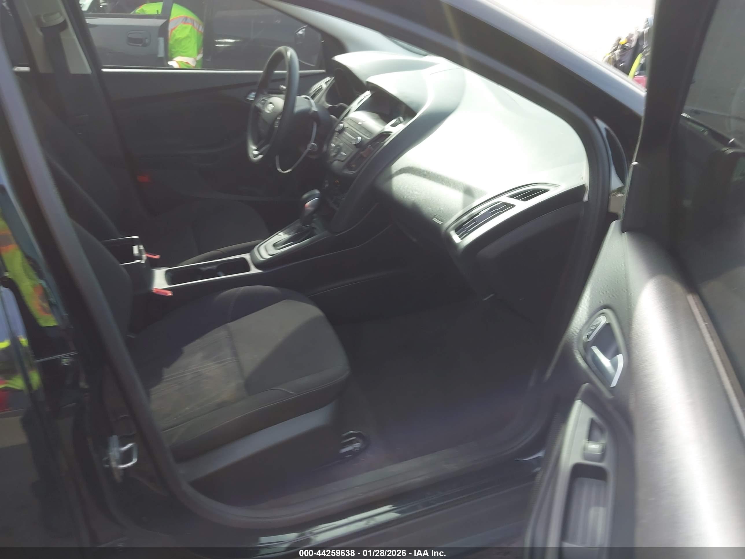 FORD FOCUS image 5
