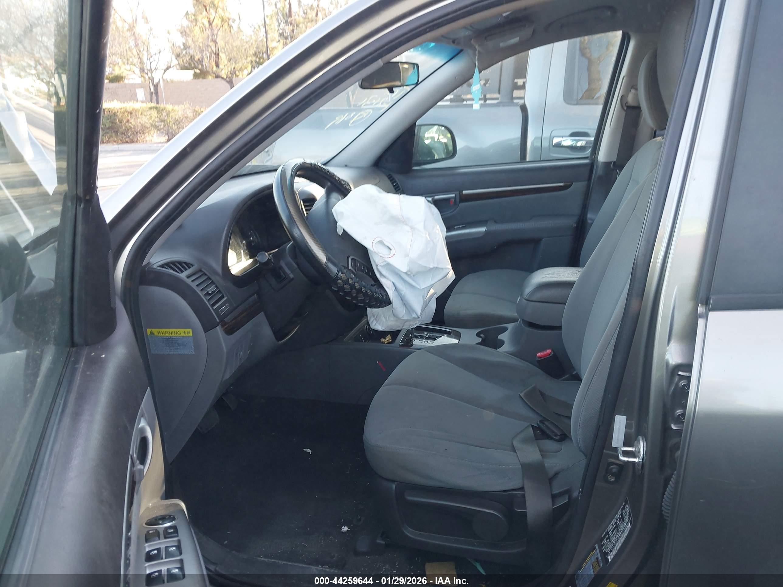 HYUNDAI SANTA image 5