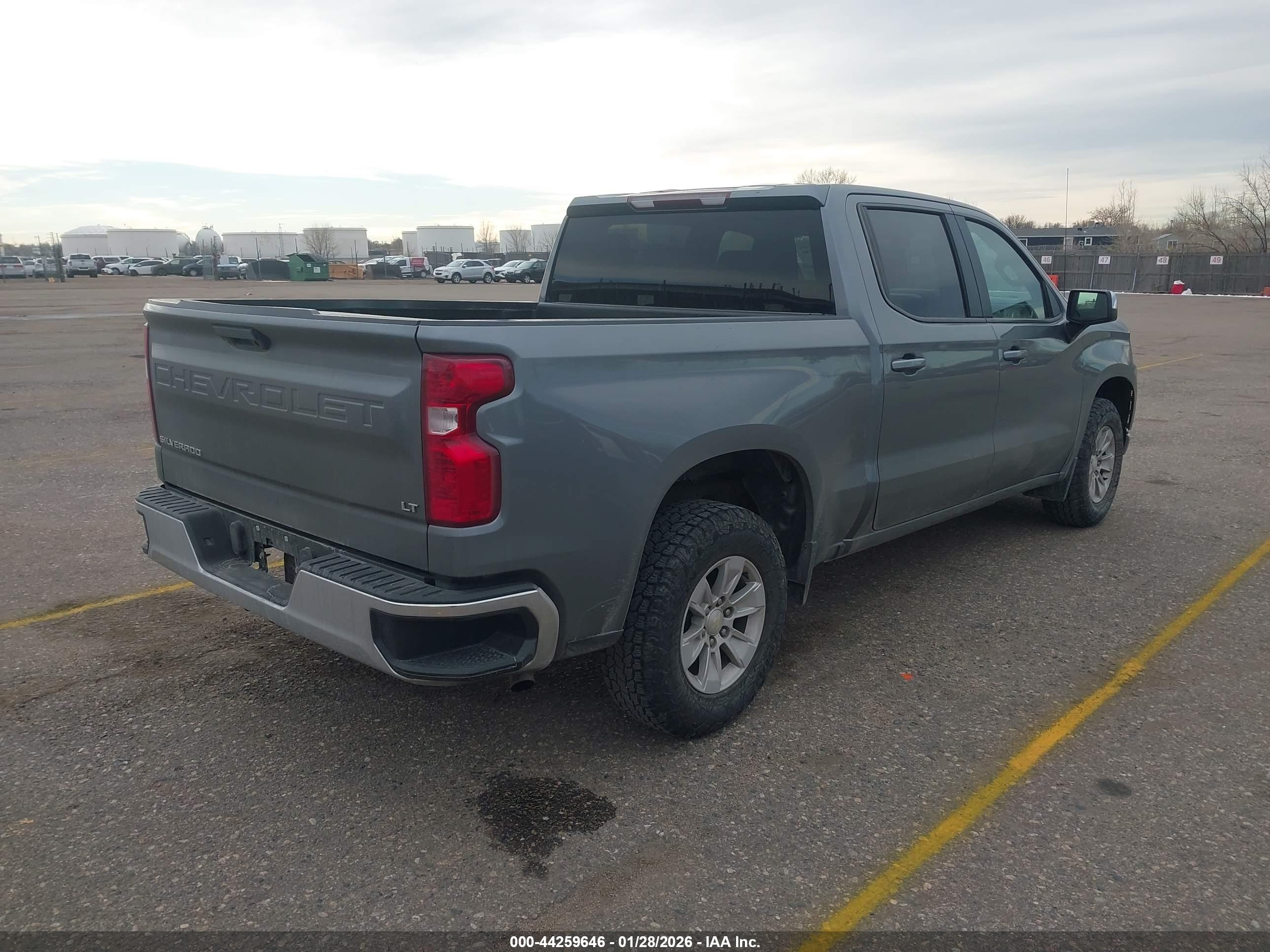 CHEVROLET SILVERADO image 4