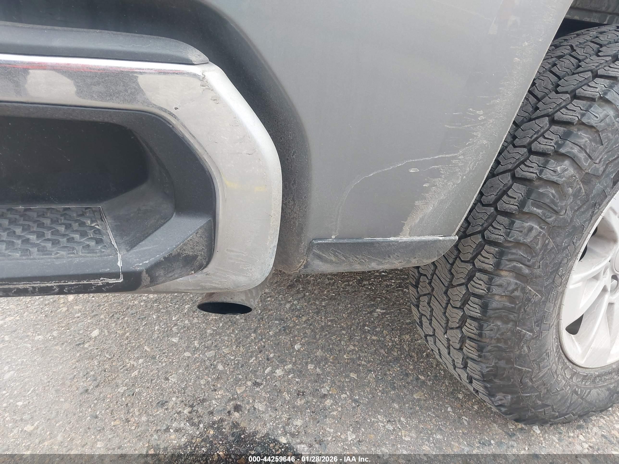 CHEVROLET SILVERADO image 6