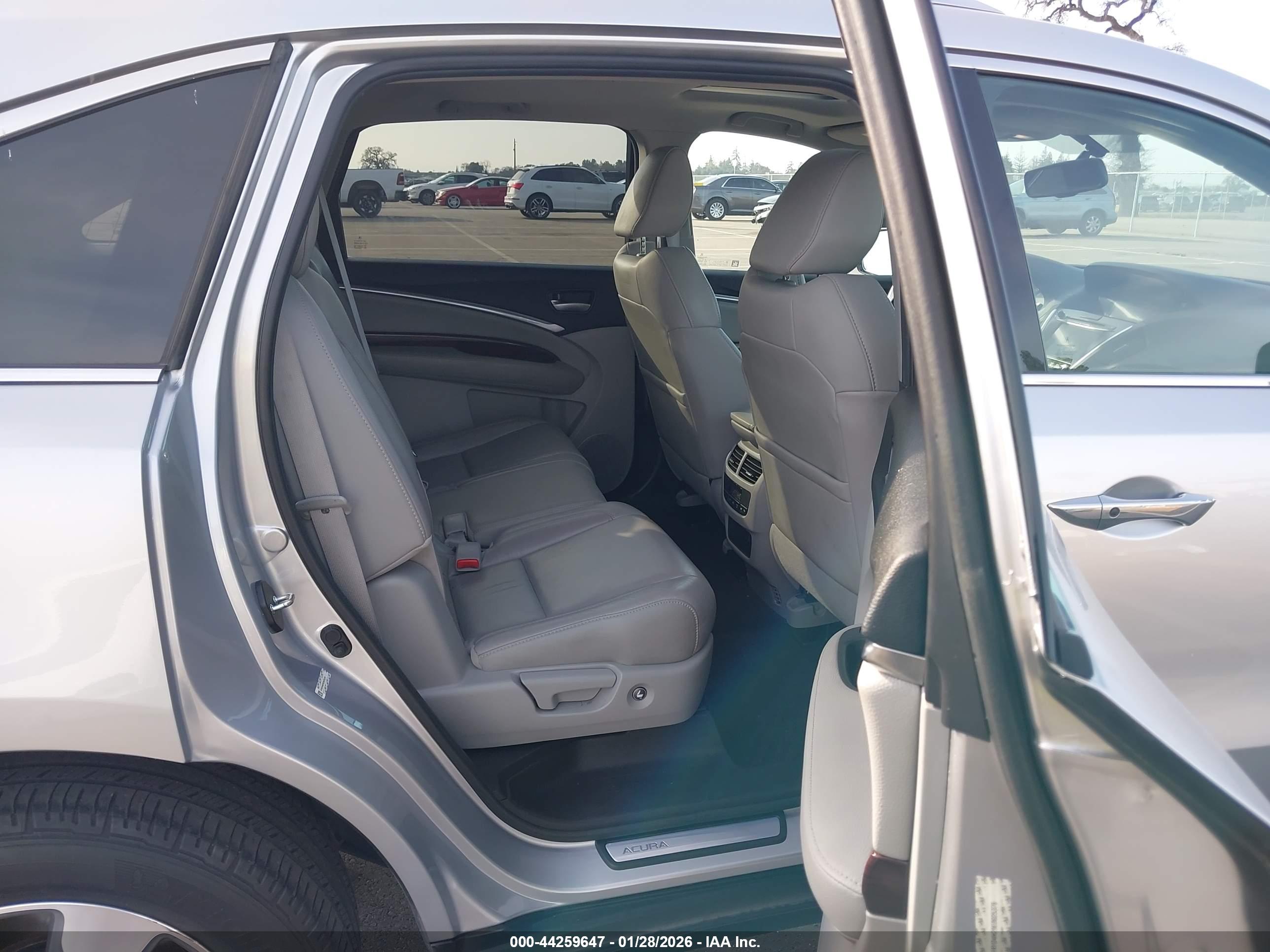 ACURA MDX image 8