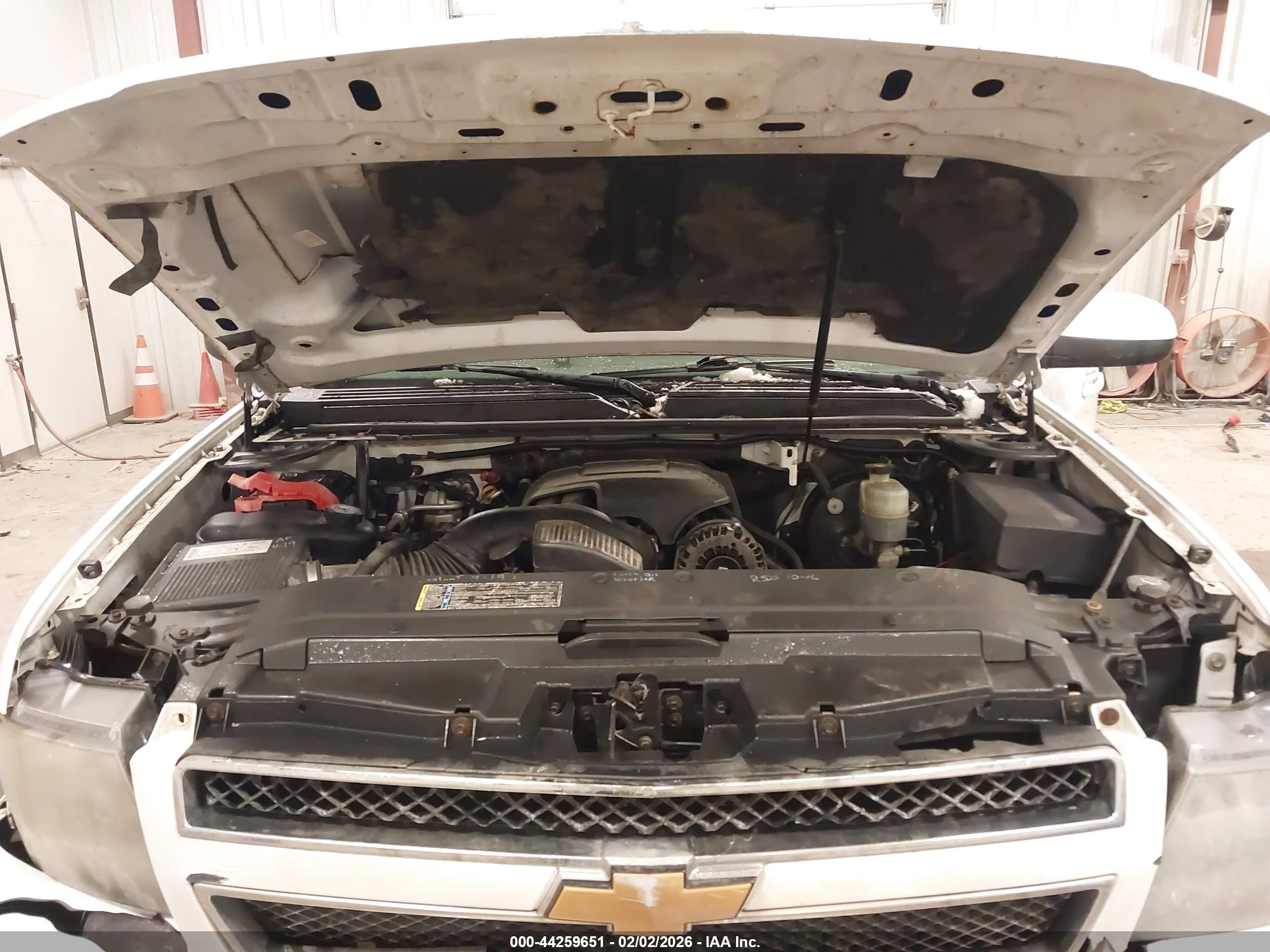 CHEVROLET SUBURBAN image 10