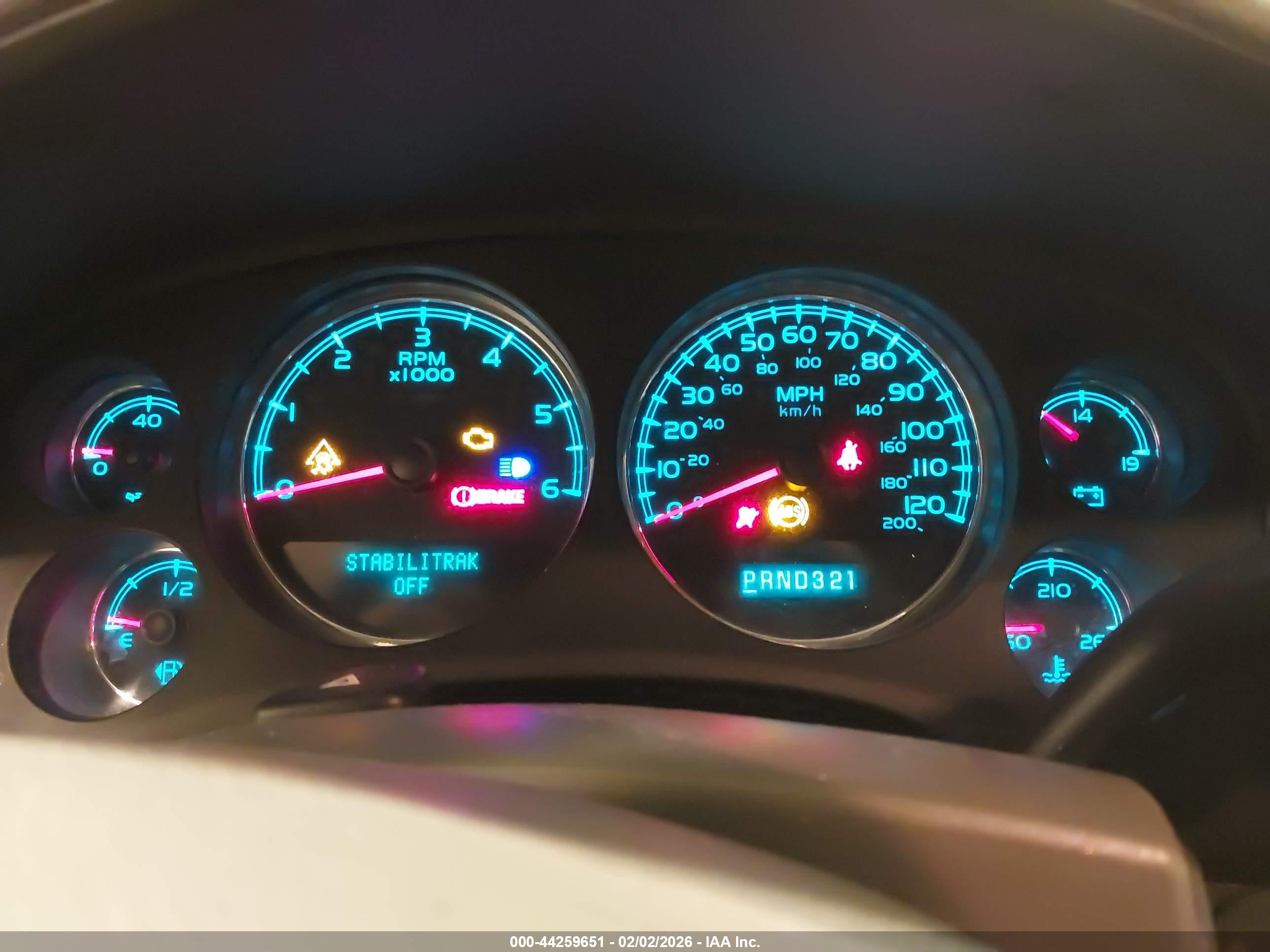 CHEVROLET SUBURBAN image 7