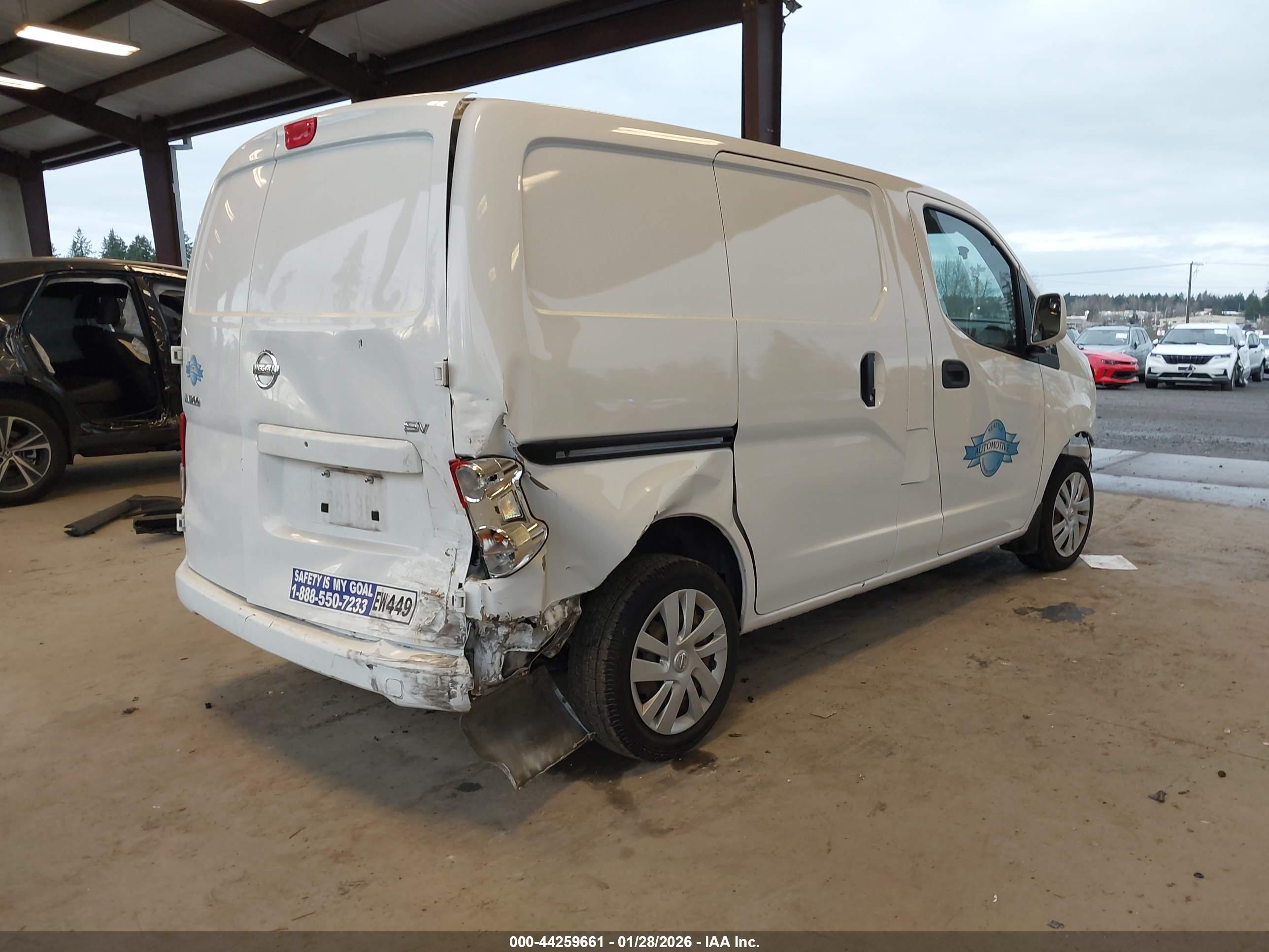 NISSAN NV200 image 4