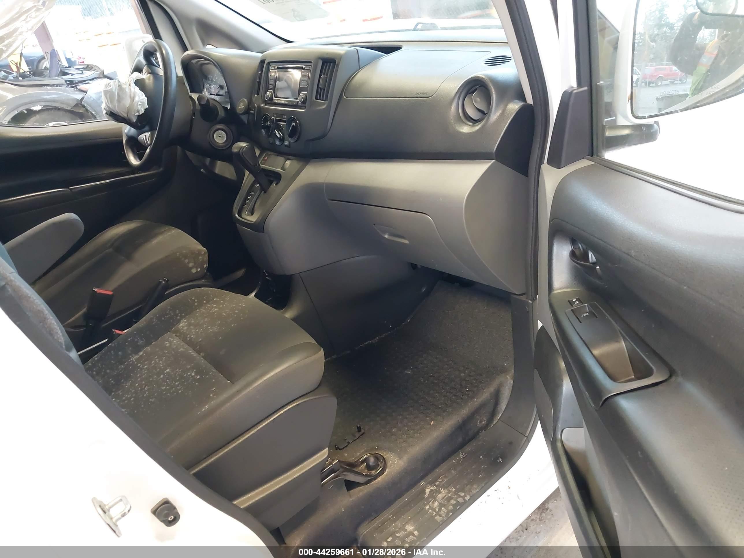 NISSAN NV200 image 5