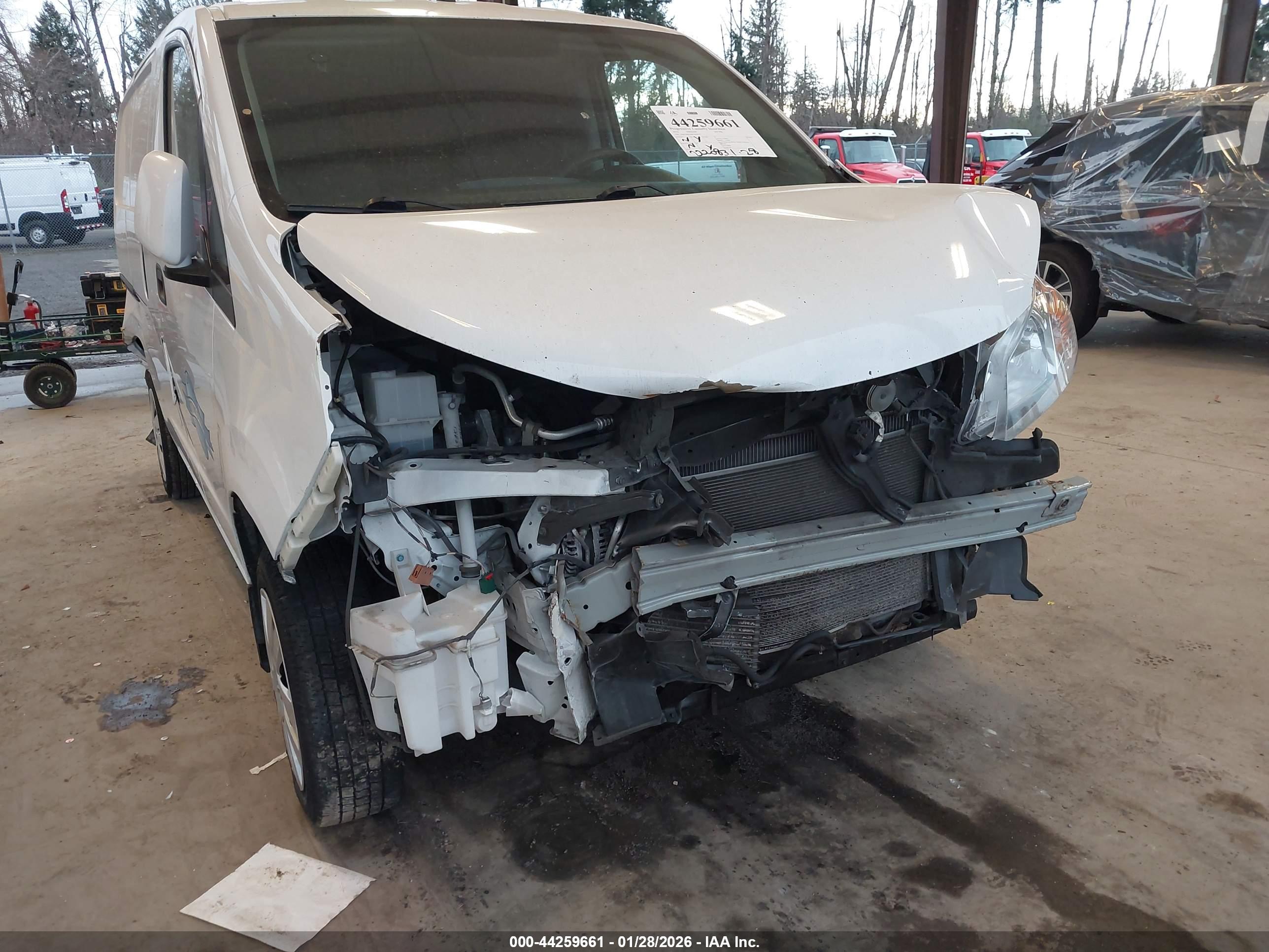 NISSAN NV200 image 6