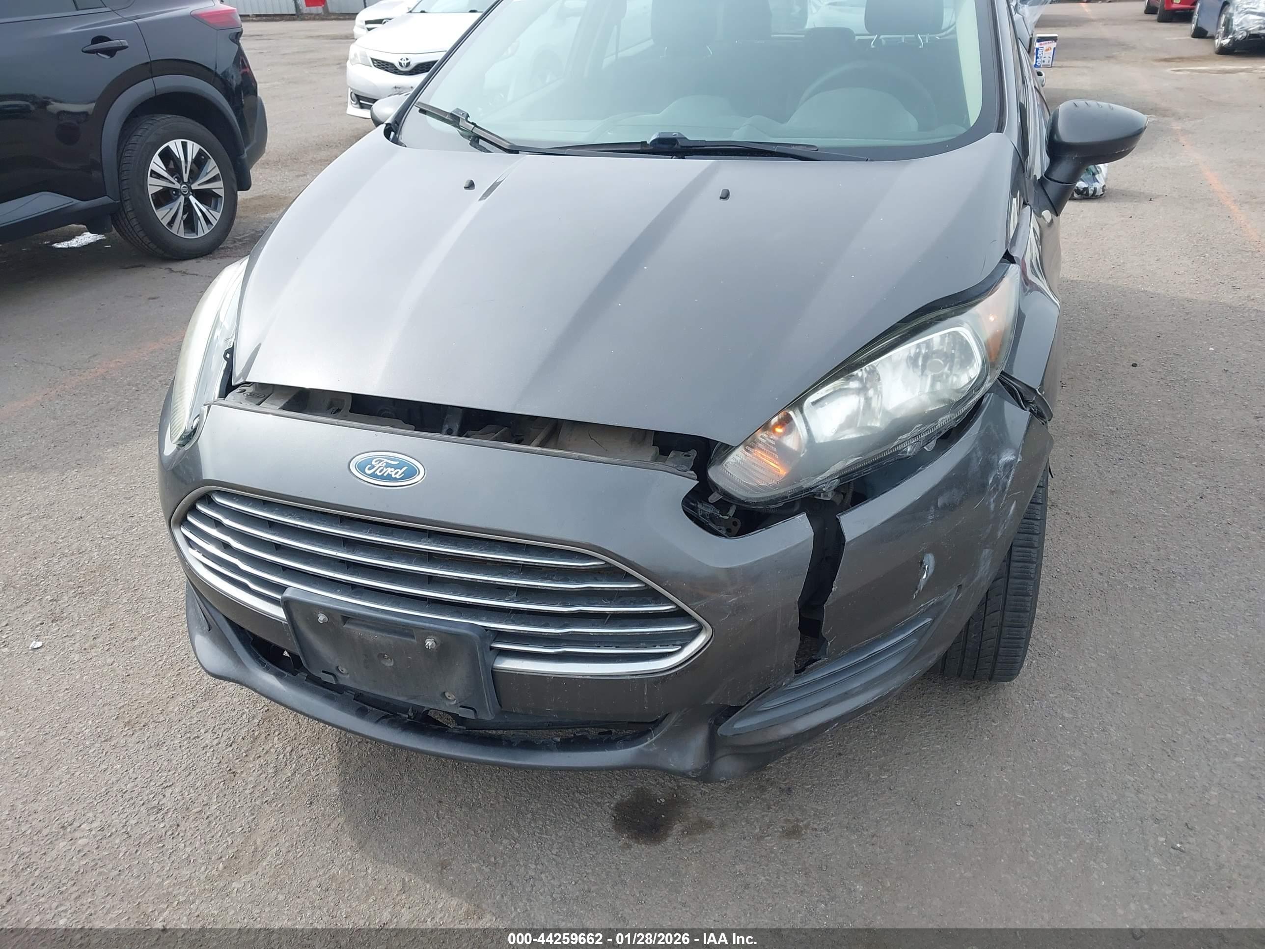 FORD FIESTA image 6