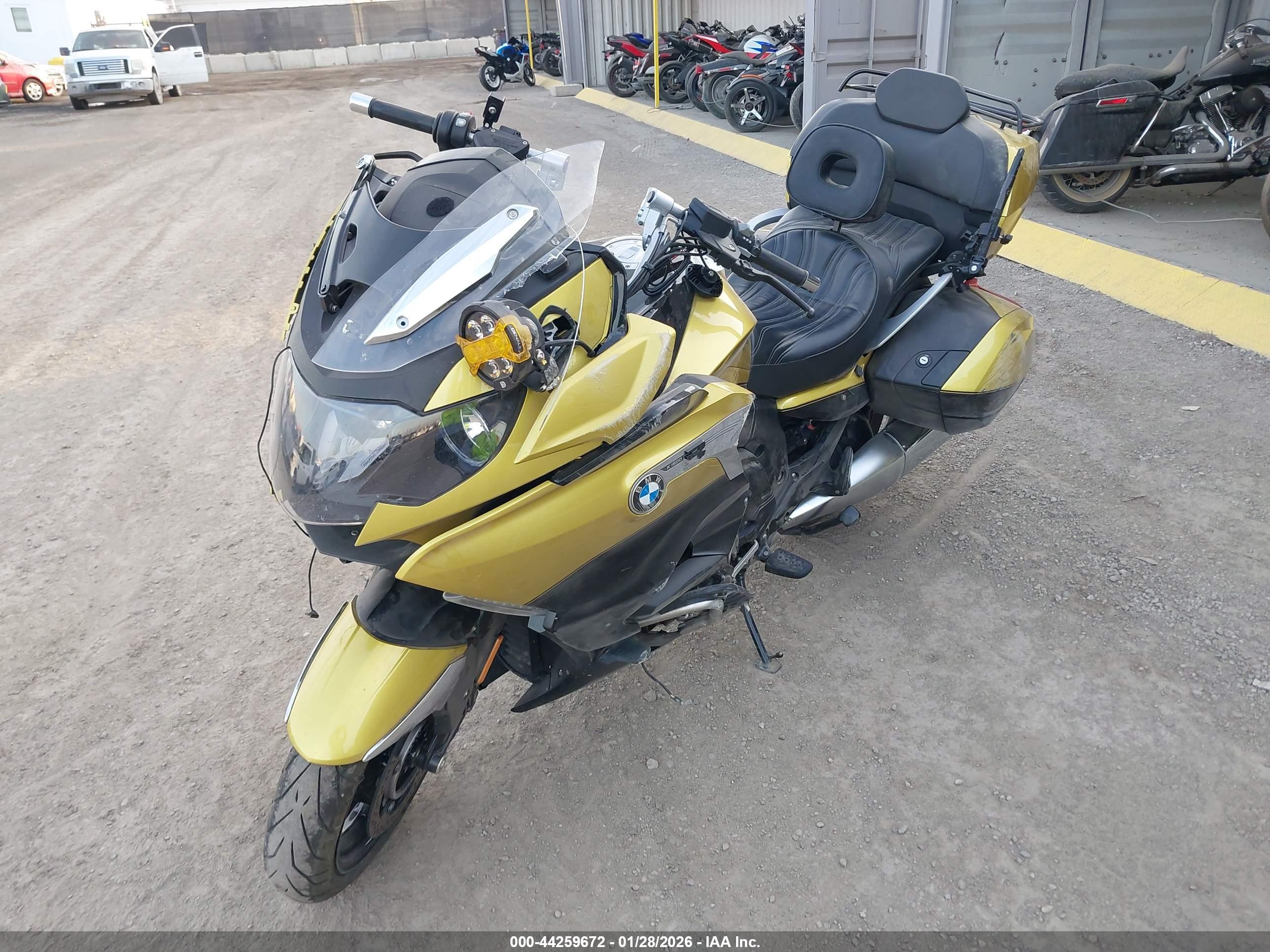 BMW K1600 image 2