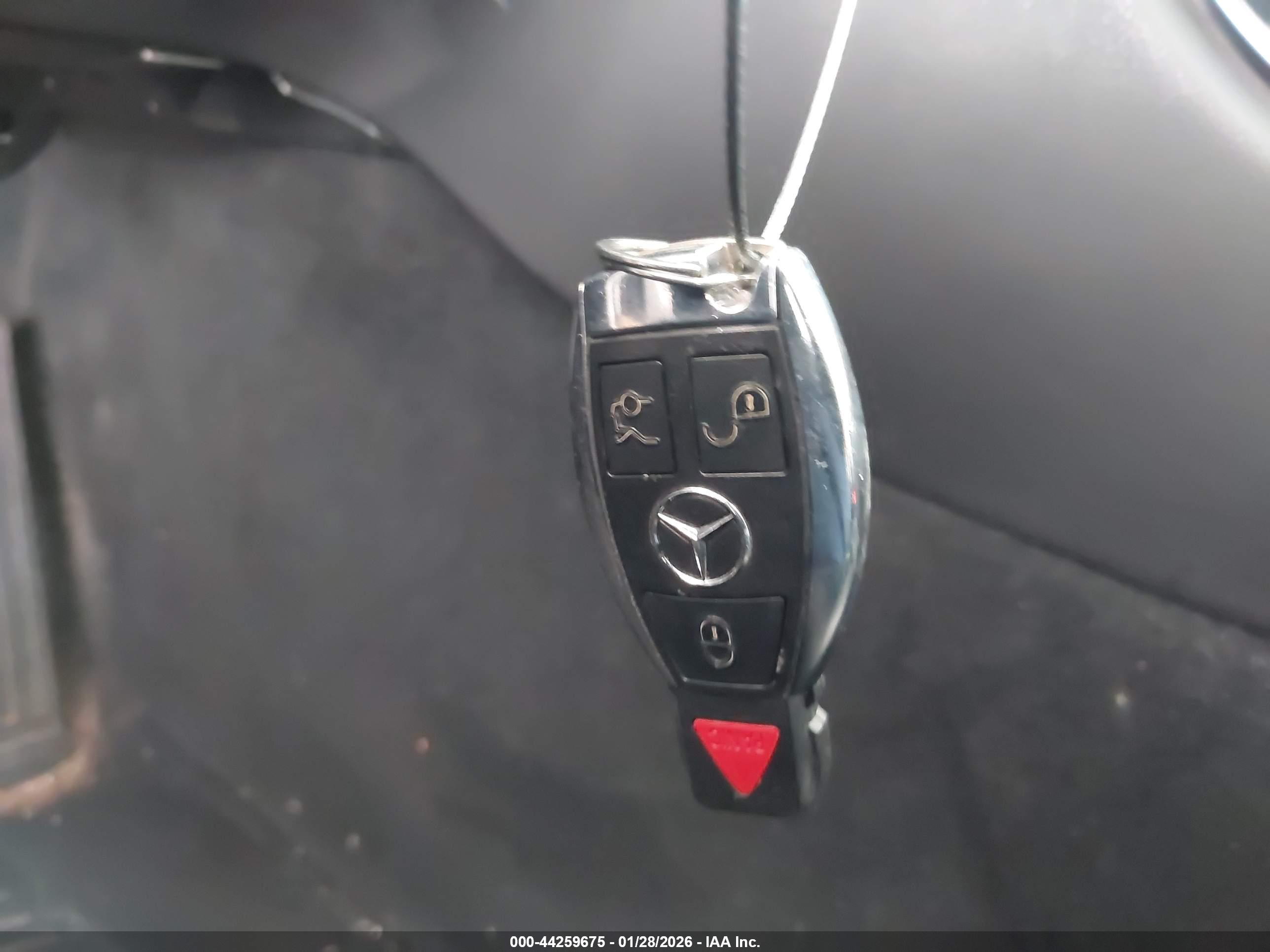 MERCEDES-BENZ C image 11