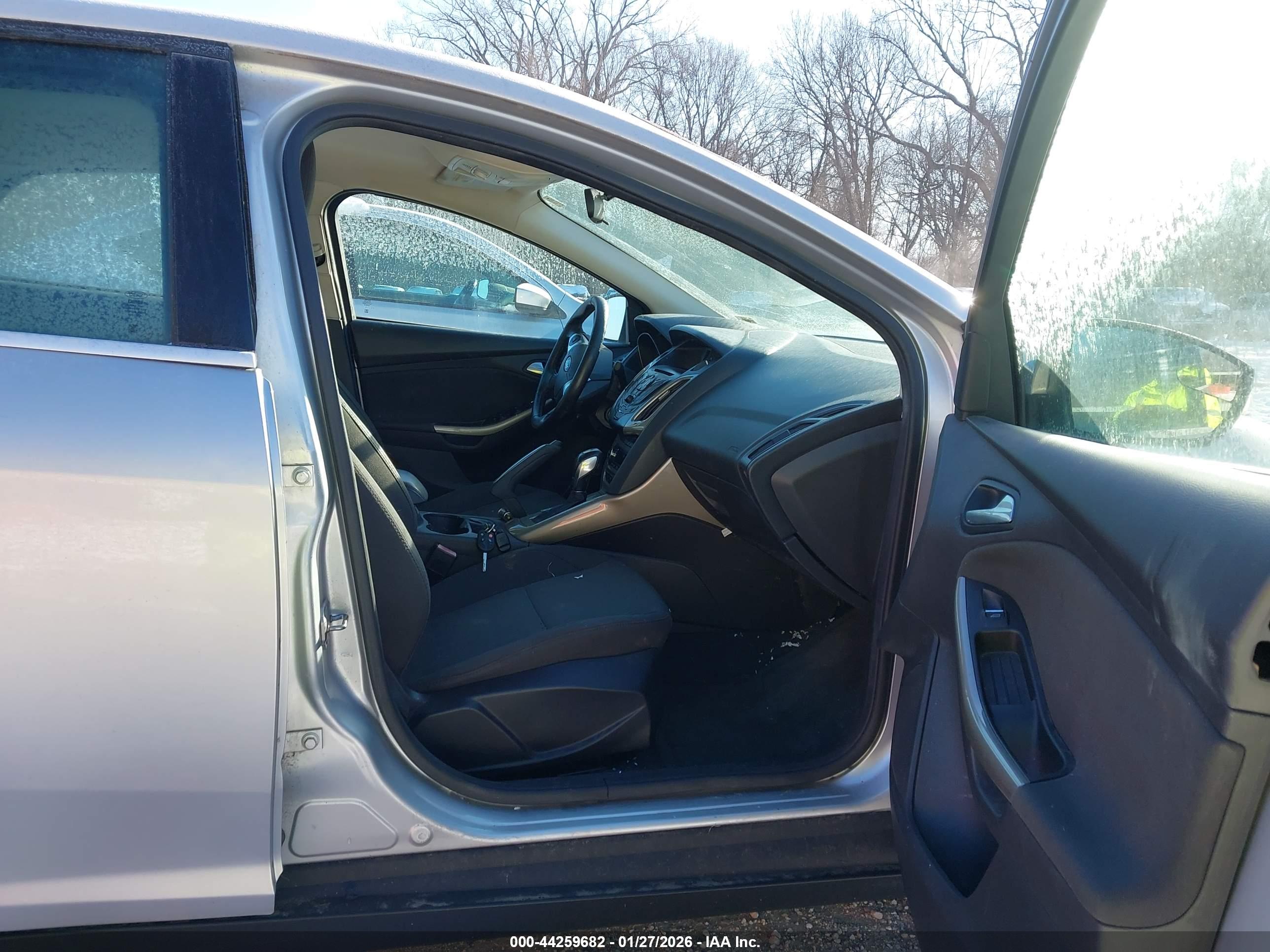 FORD FOCUS image 5
