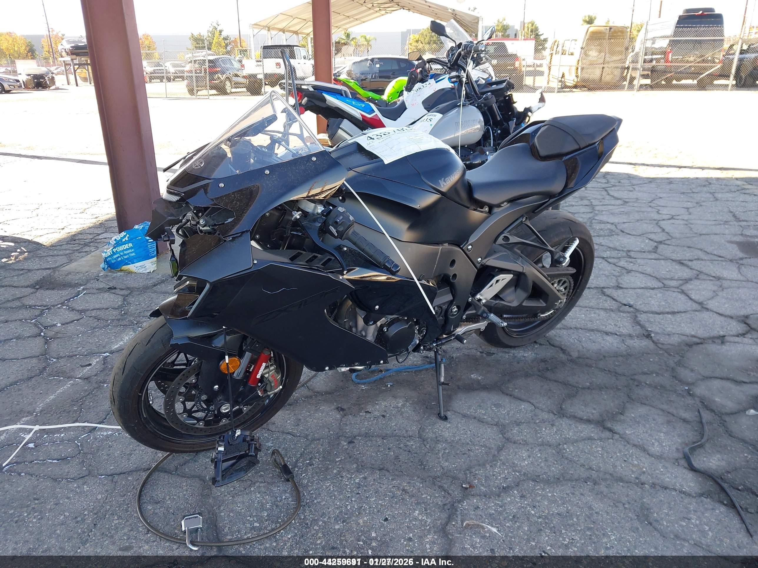 KAWASAKI ZX1002 image 2