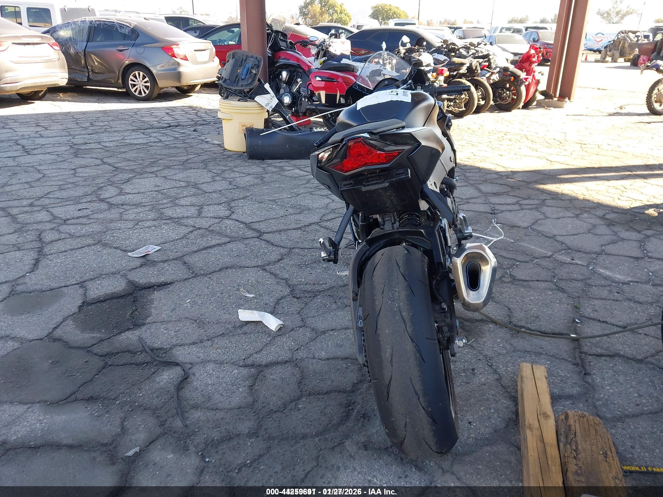 KAWASAKI ZX1002 image 6