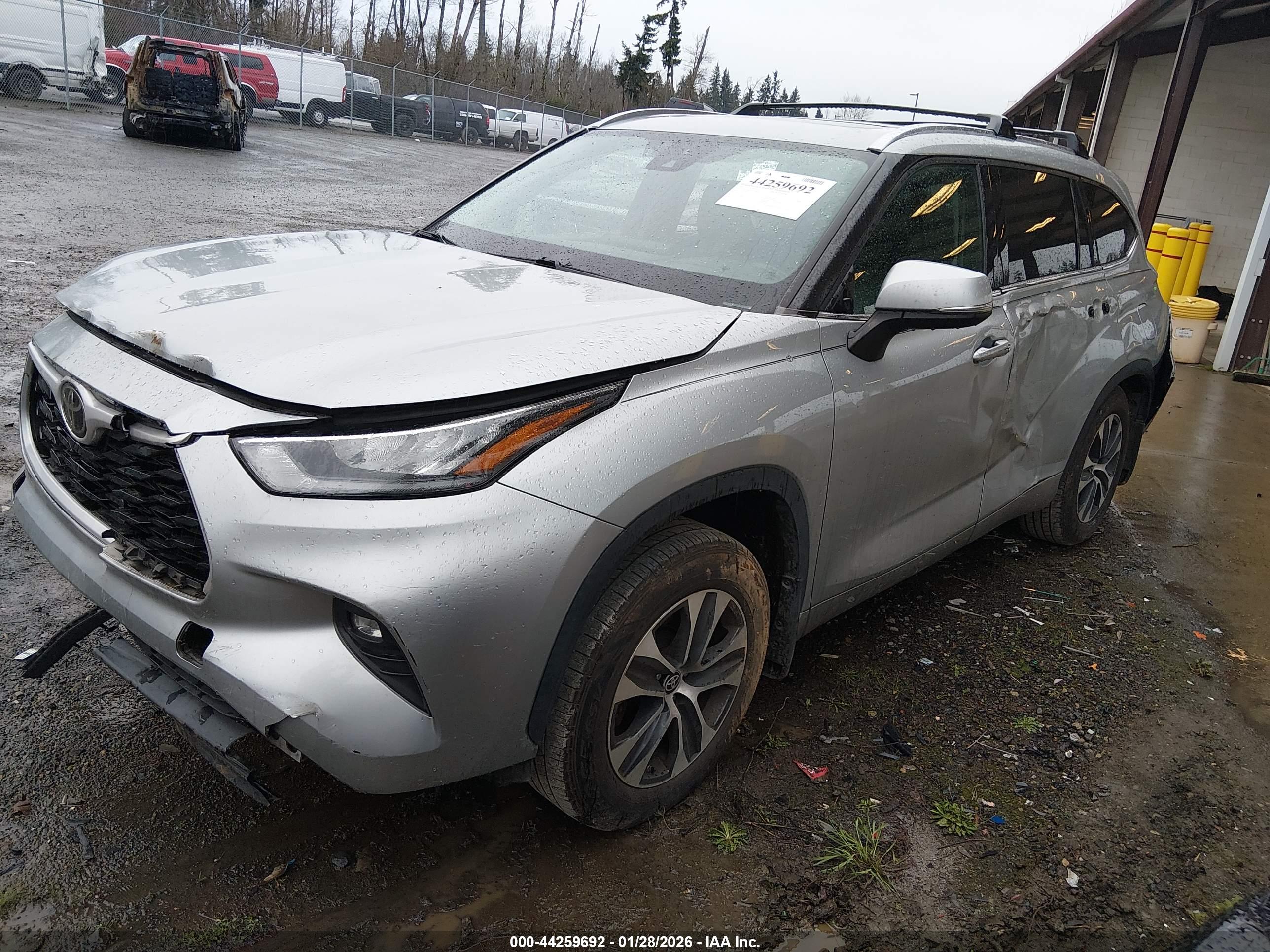 TOYOTA HIGHLANDER image 2