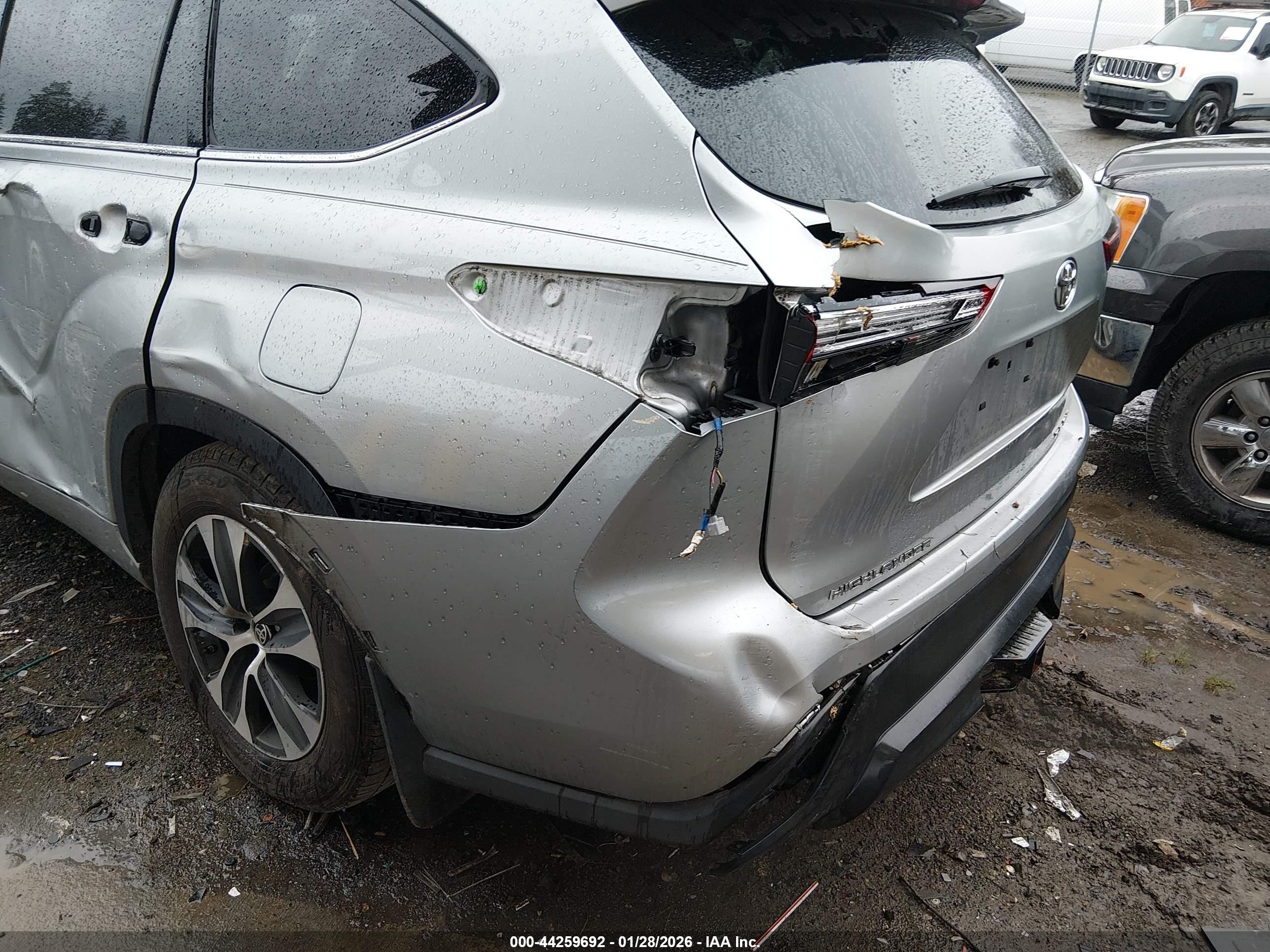 TOYOTA HIGHLANDER image 6