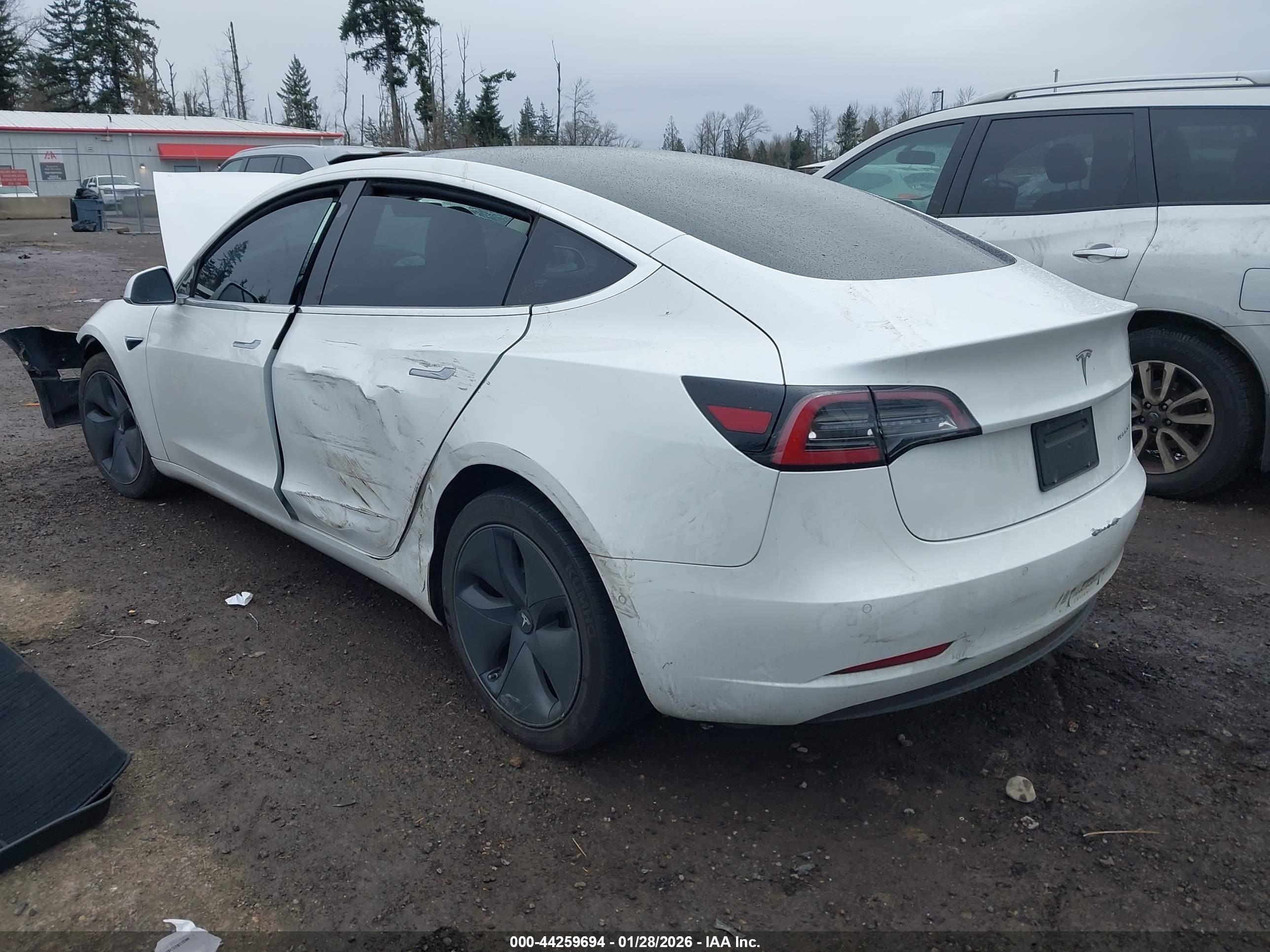 TESLA MODEL image 3