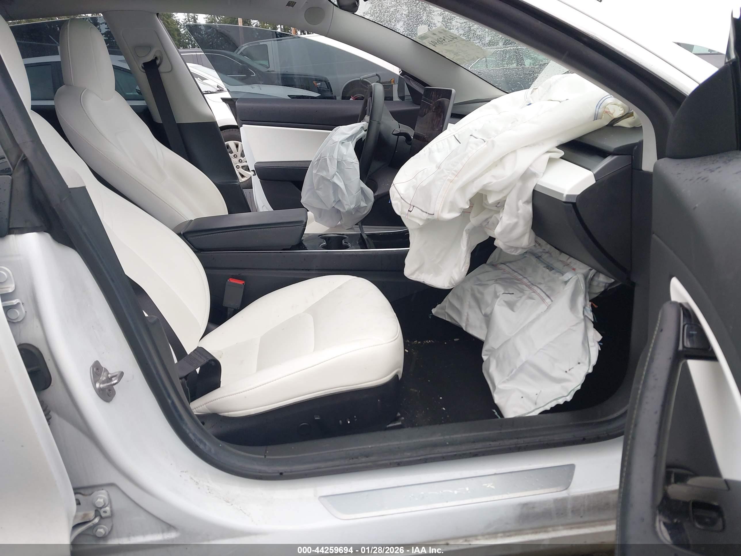 TESLA MODEL image 5