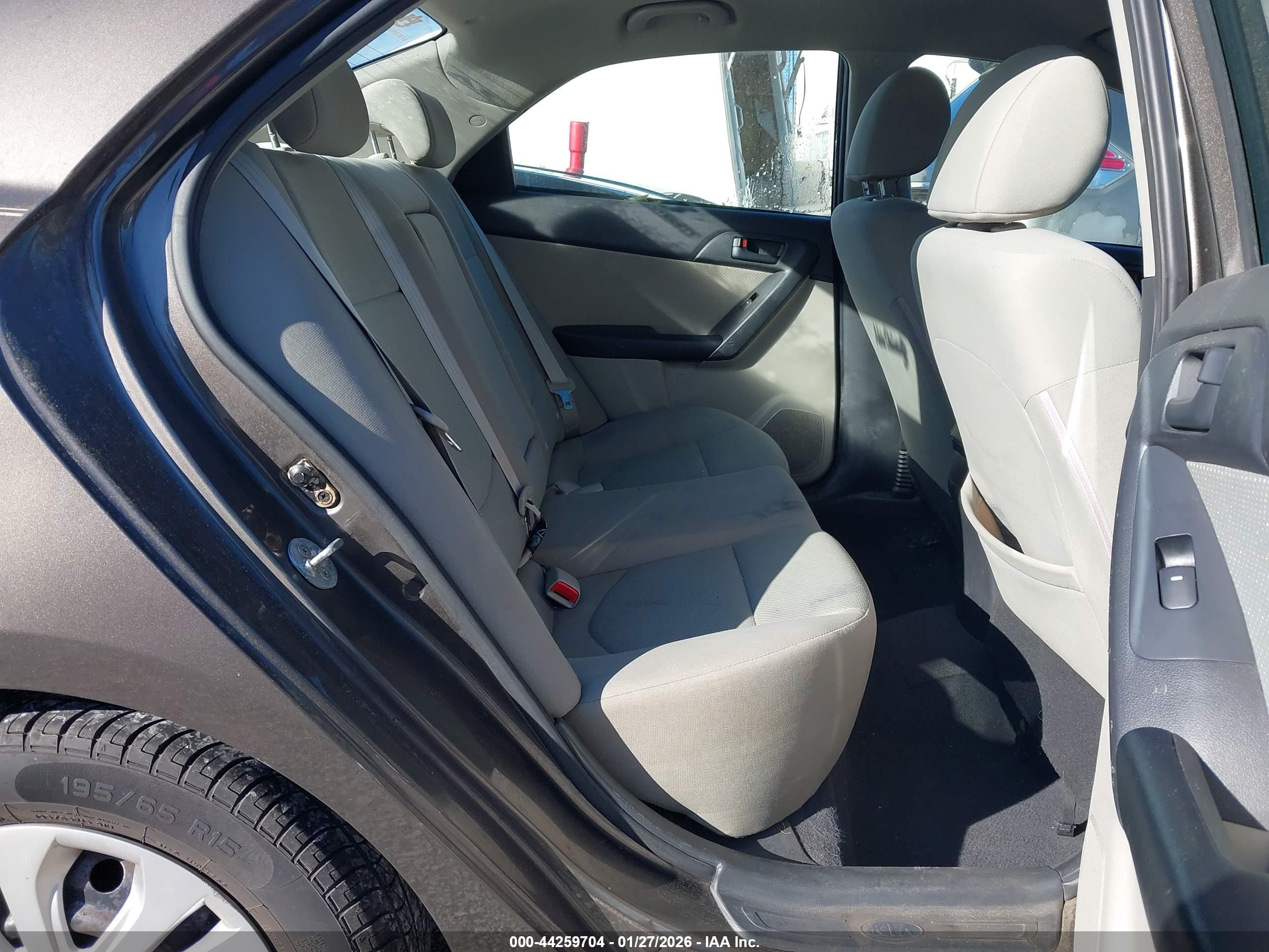 KIA FORTE image 8