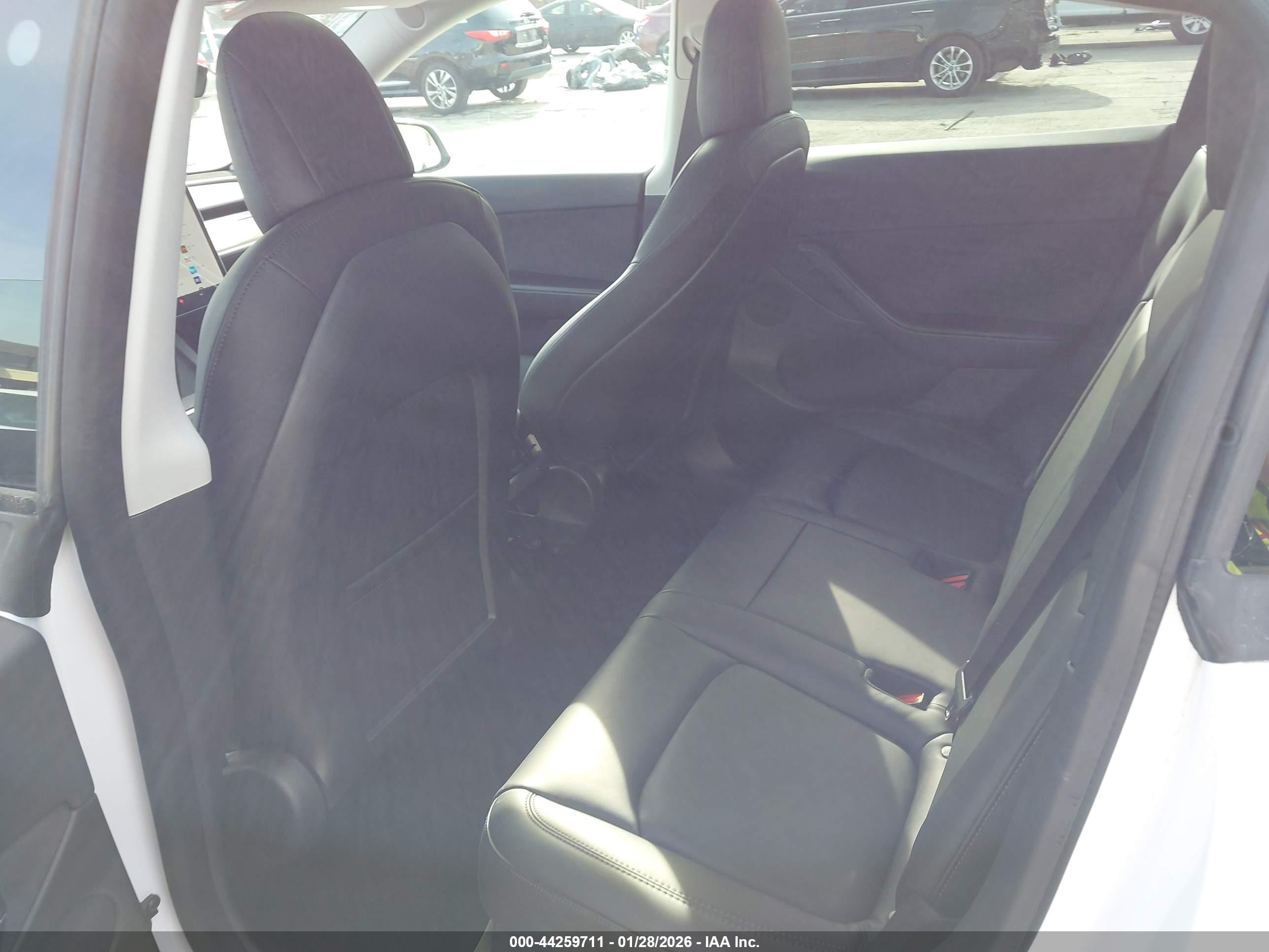 TESLA MODEL image 8