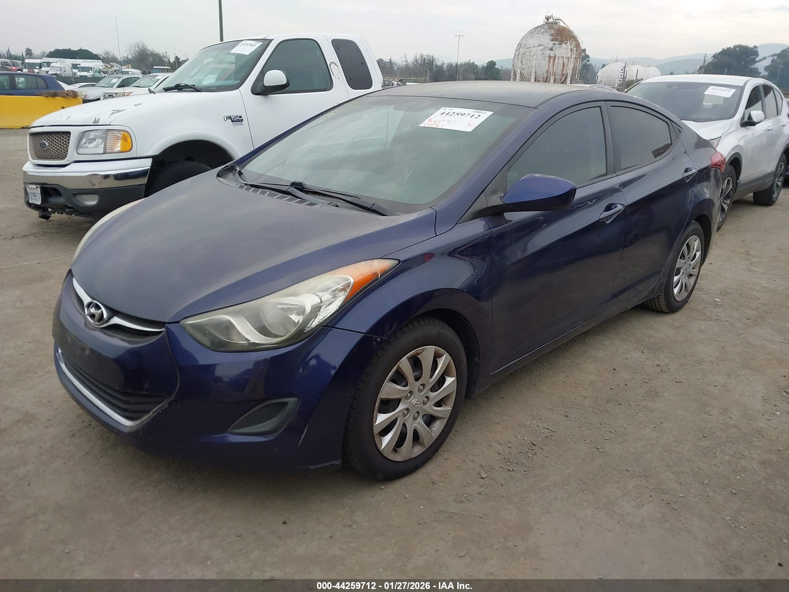 HYUNDAI ELANTRA image 2