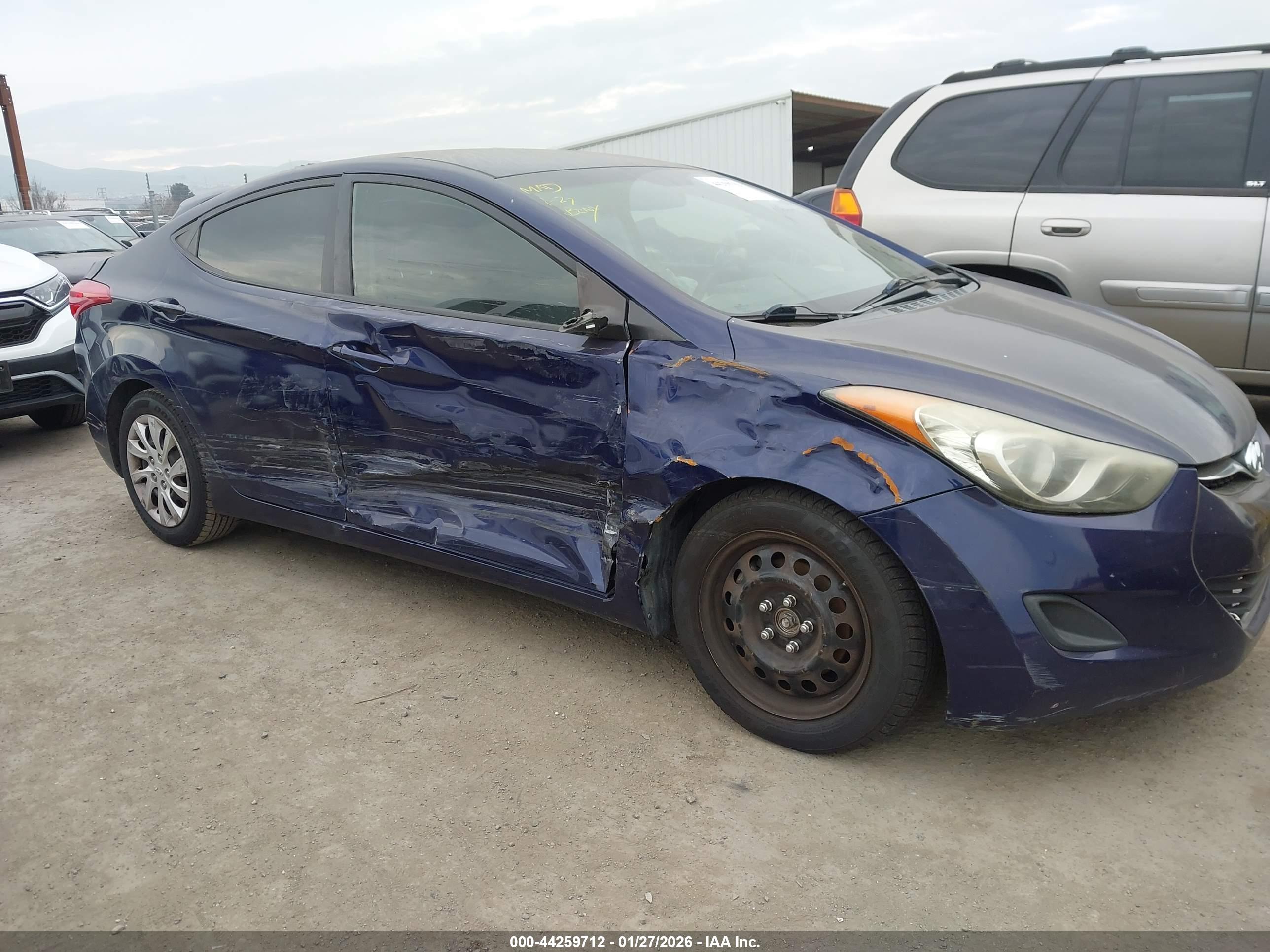 HYUNDAI ELANTRA image 6