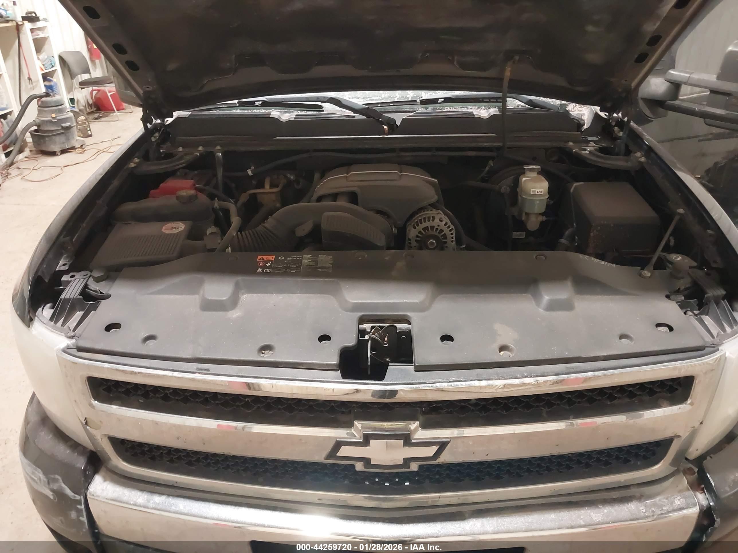 CHEVROLET SILVERADO image 10