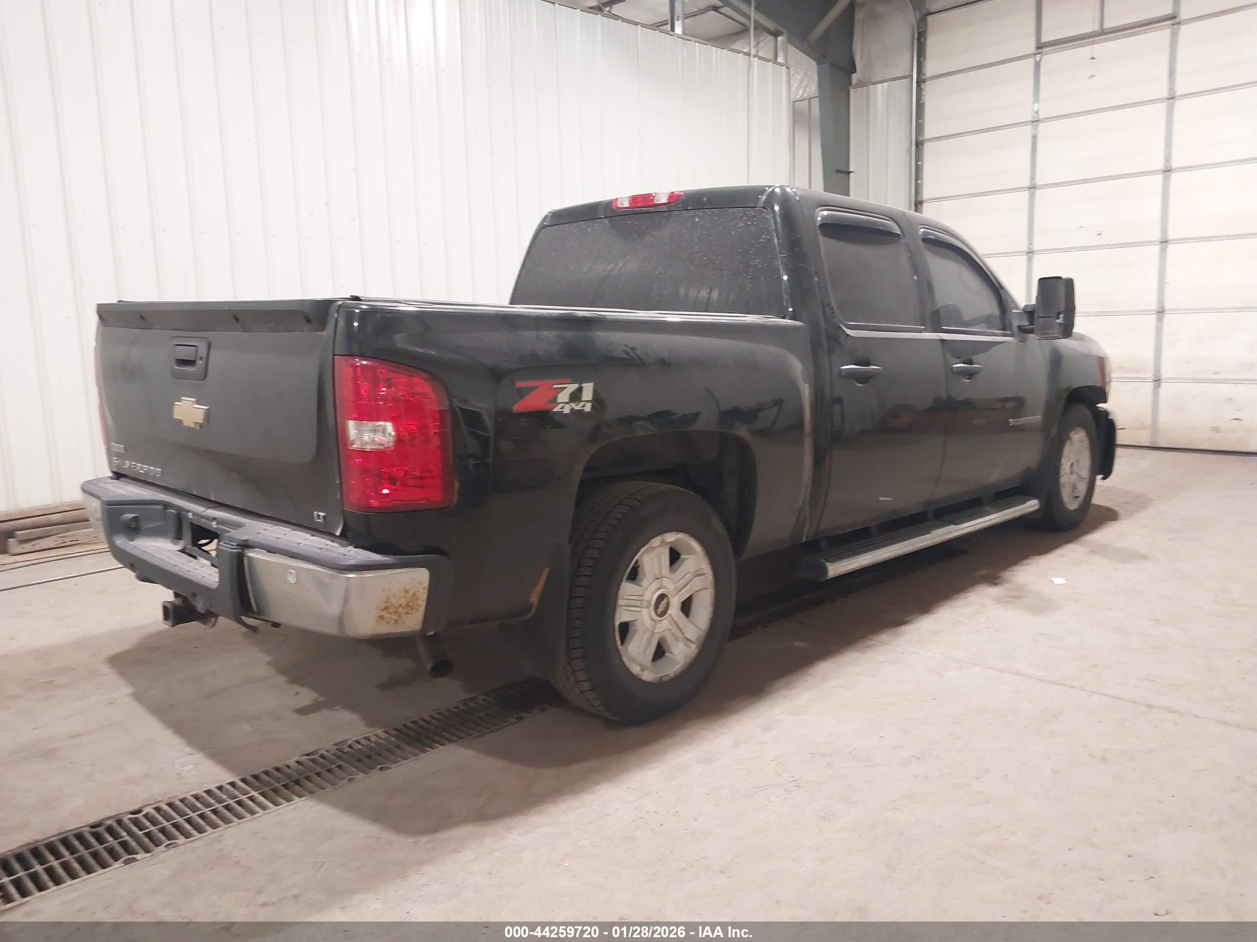 CHEVROLET SILVERADO image 4