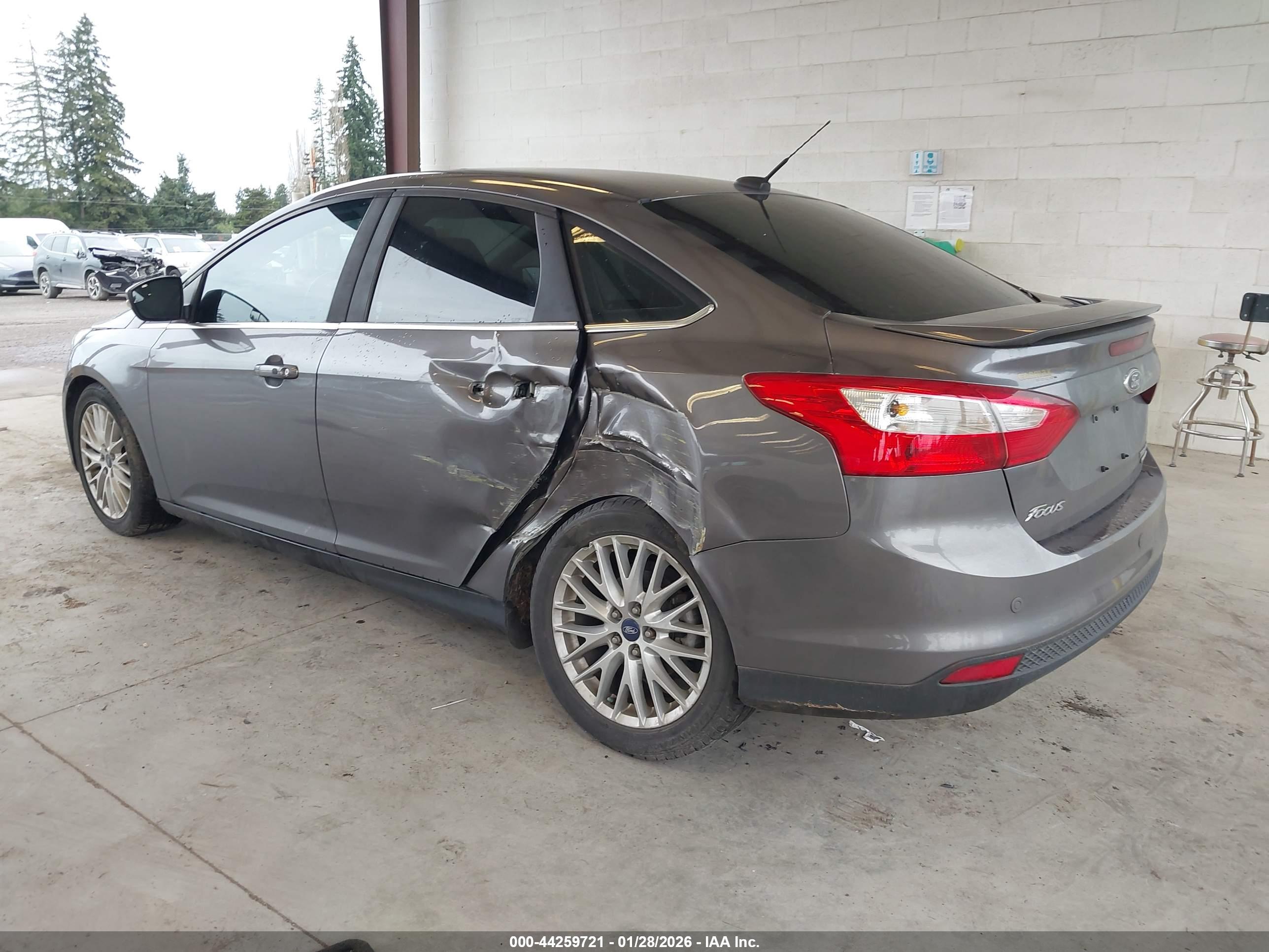FORD FOCUS image 3