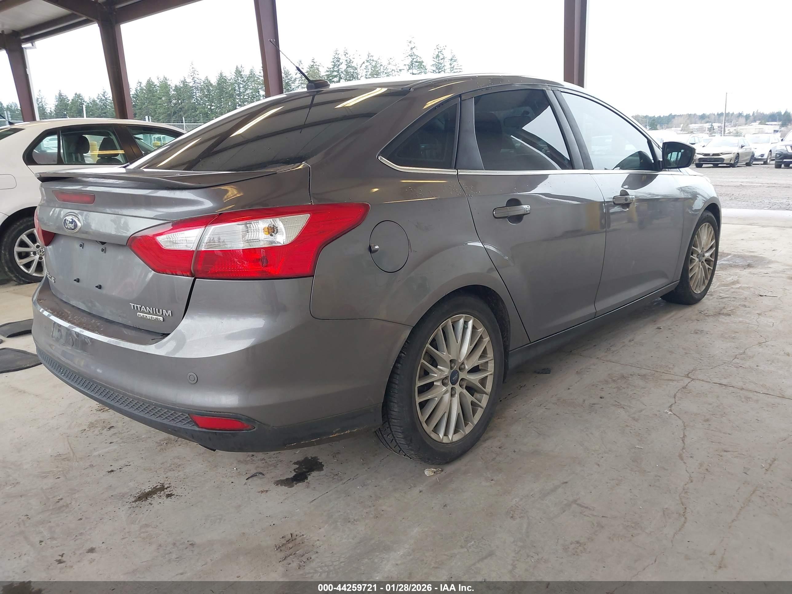 FORD FOCUS image 4