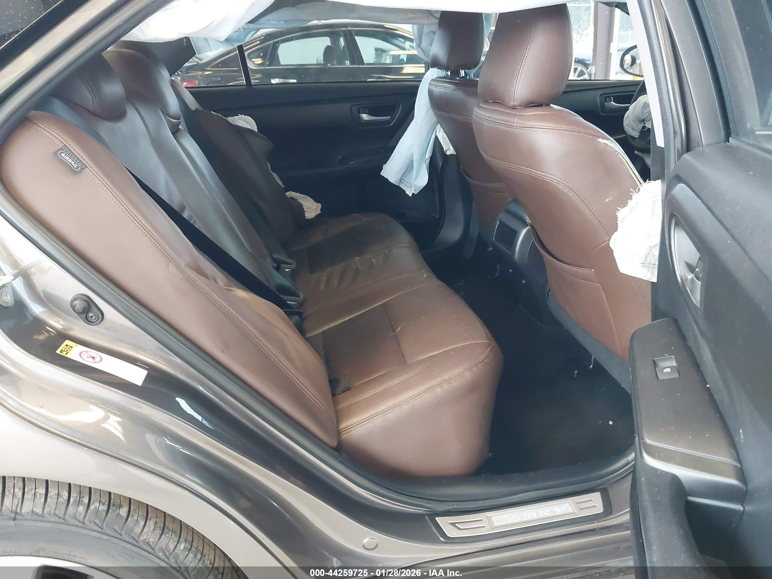 TOYOTA CAMRY image 8