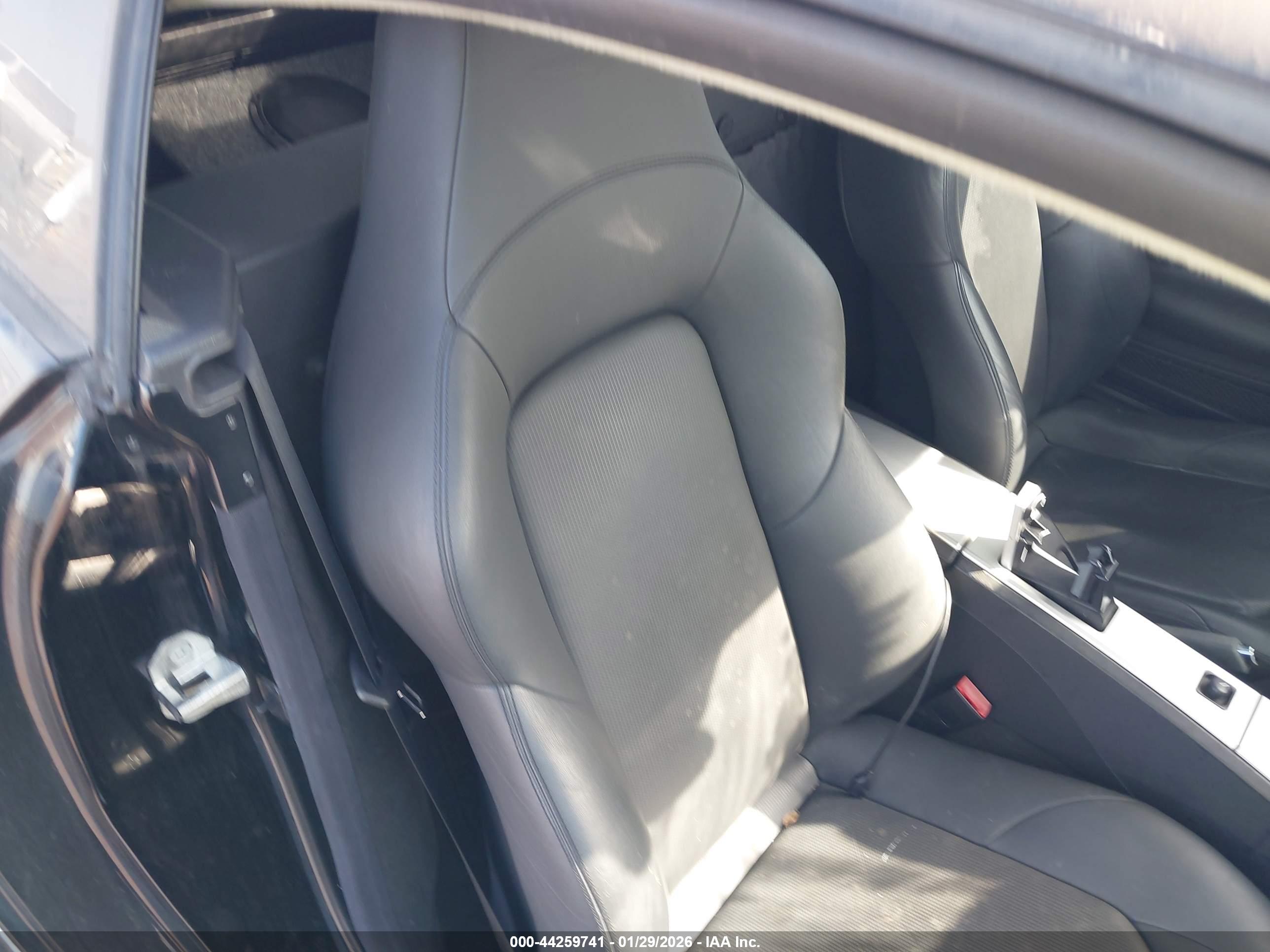 CHRYSLER CROSSFIRE image 8