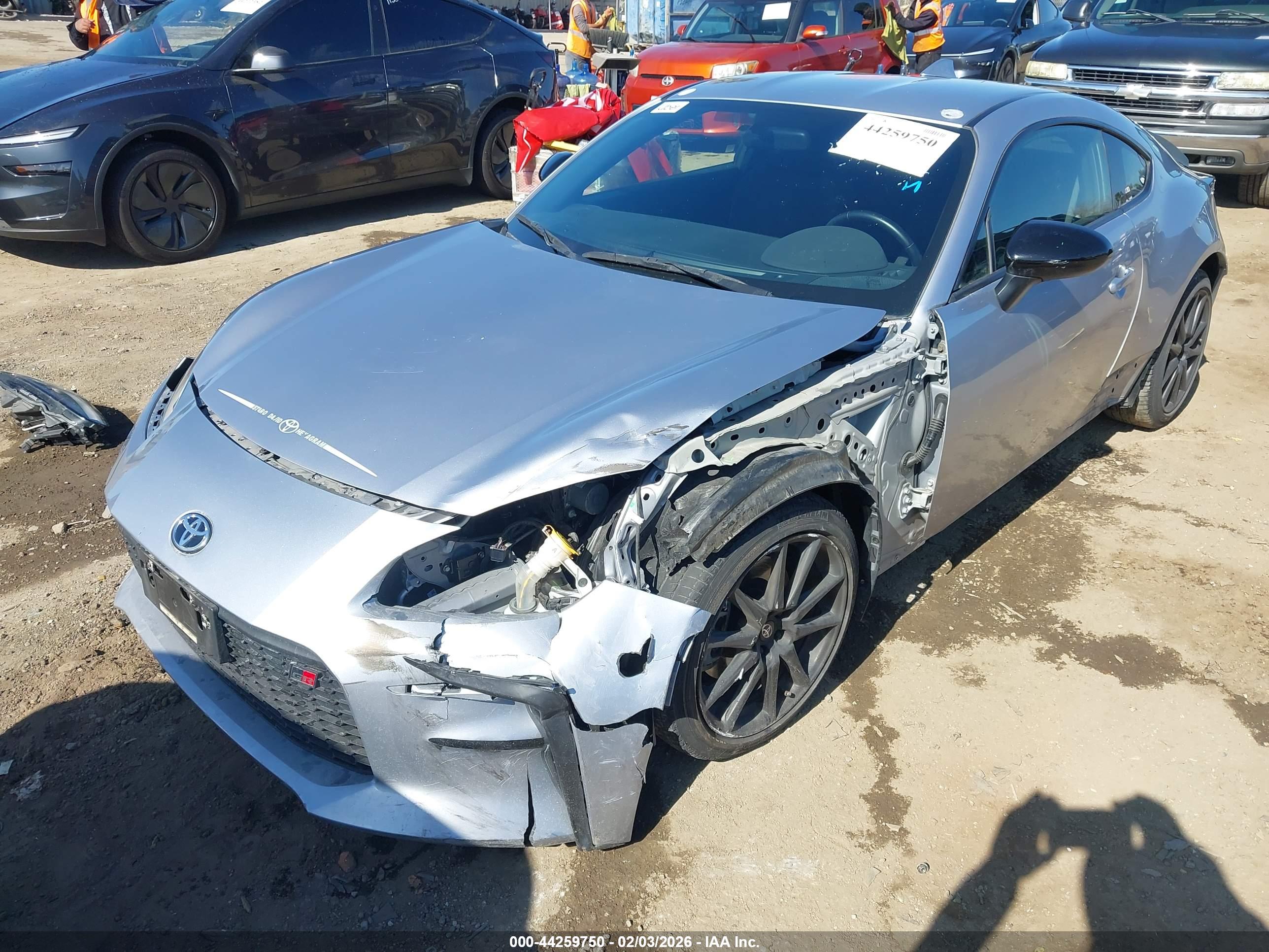 TOYOTA GR86 image 2