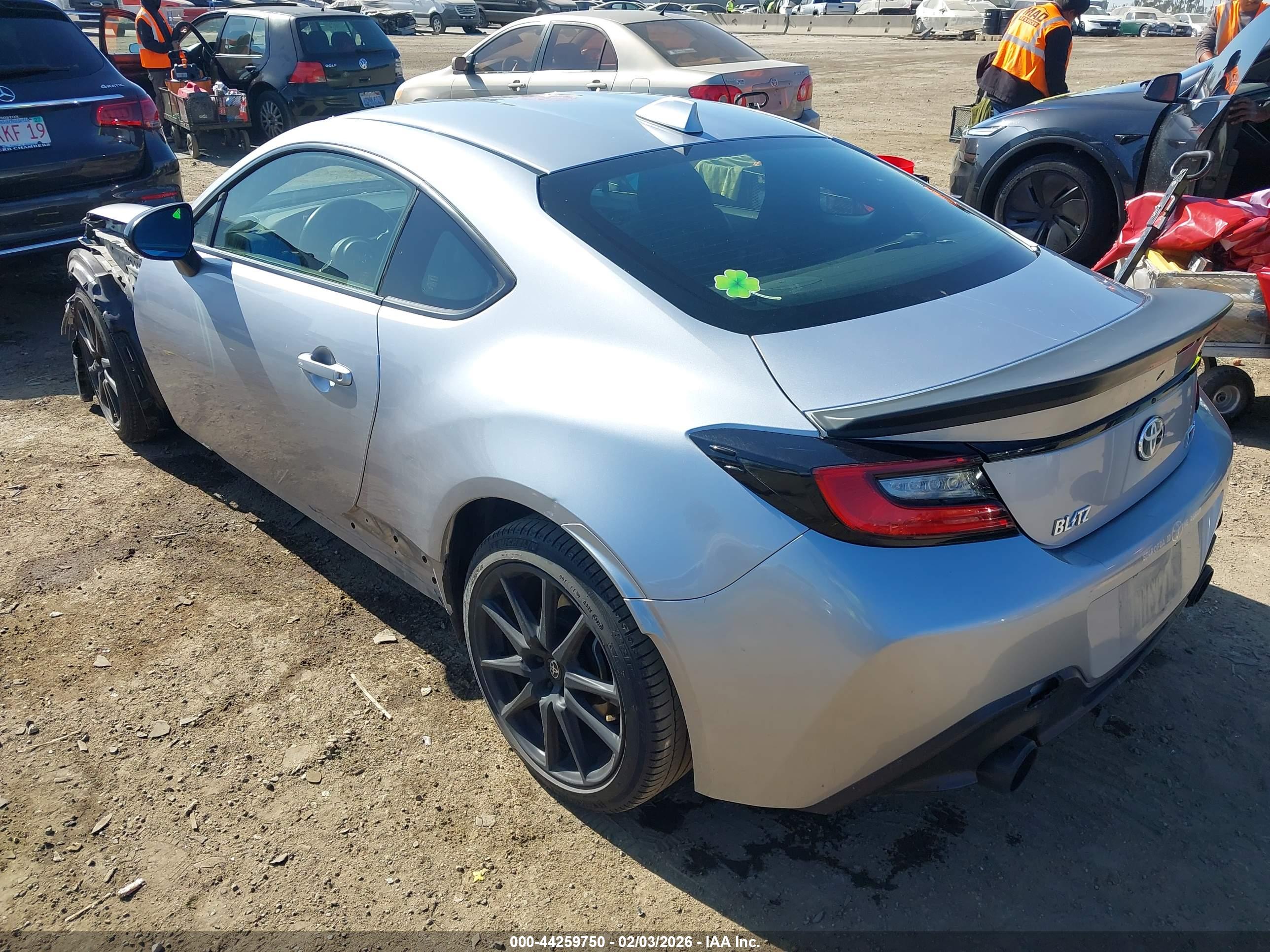 TOYOTA GR86 image 3