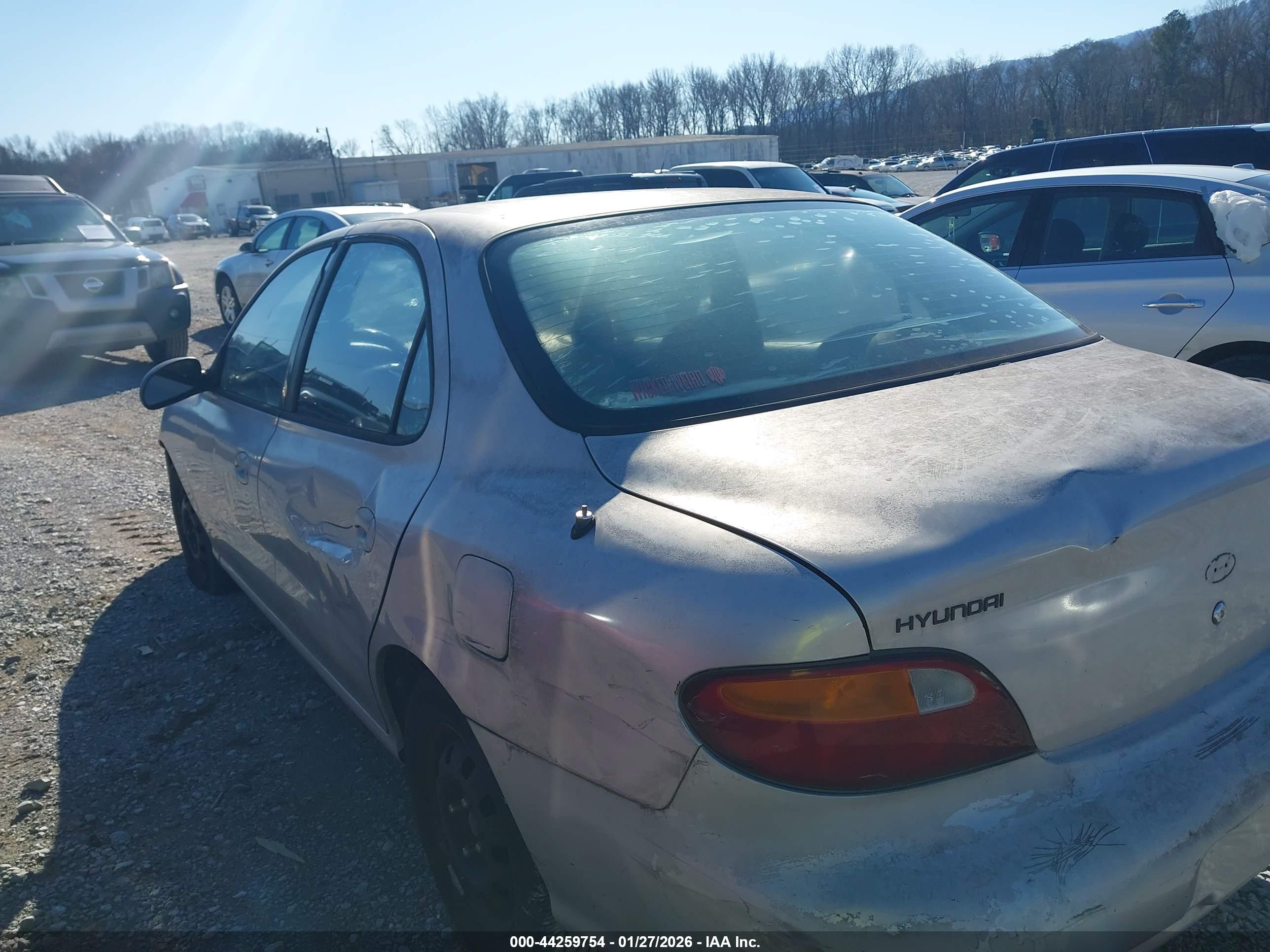 HYUNDAI ELANTRA image 3